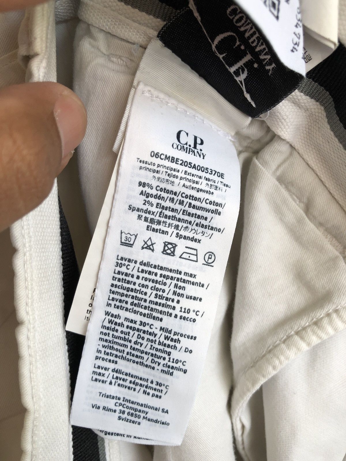 C.P. Company CP COMPANY LENS SHORT CARGO Size US 34 / EU 50 - 16 Thumbnail