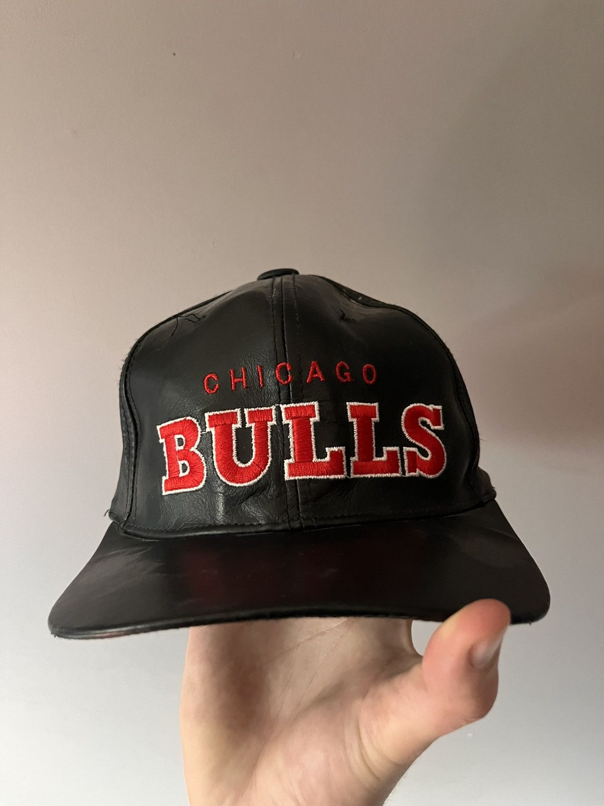 Starter Vintage Chicago Bulls Starter Script Block Leather Rare Hat Size ONE SIZE - 1 Thumbnail