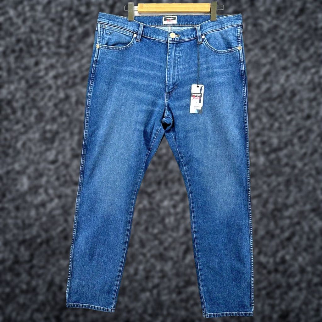 Wrangler VINTAGE Wrangler Jeans Mens 38x32 Blue Denim 5-Pocket Tapered Regular Rock Punk Logo Embroidered Size US 38 / EU 54 - 1 Thumbnail