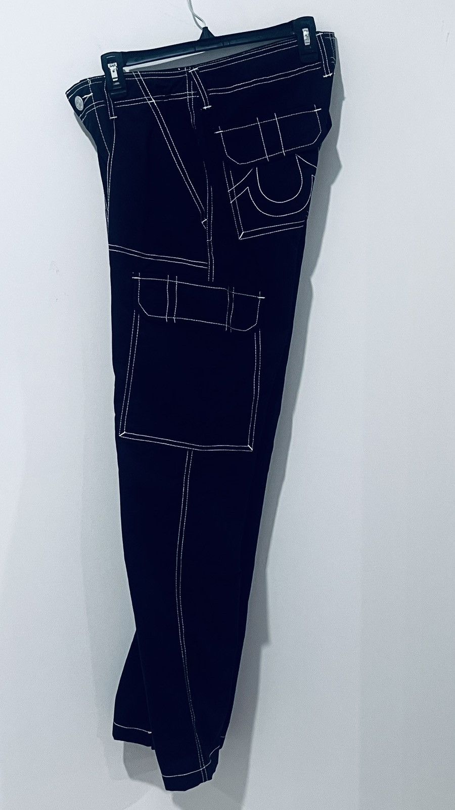 True Religion True Religion Black Cargo Pants White Stitching NWT Size 30 Size US 30 / EU 46 - 4 Thumbnail