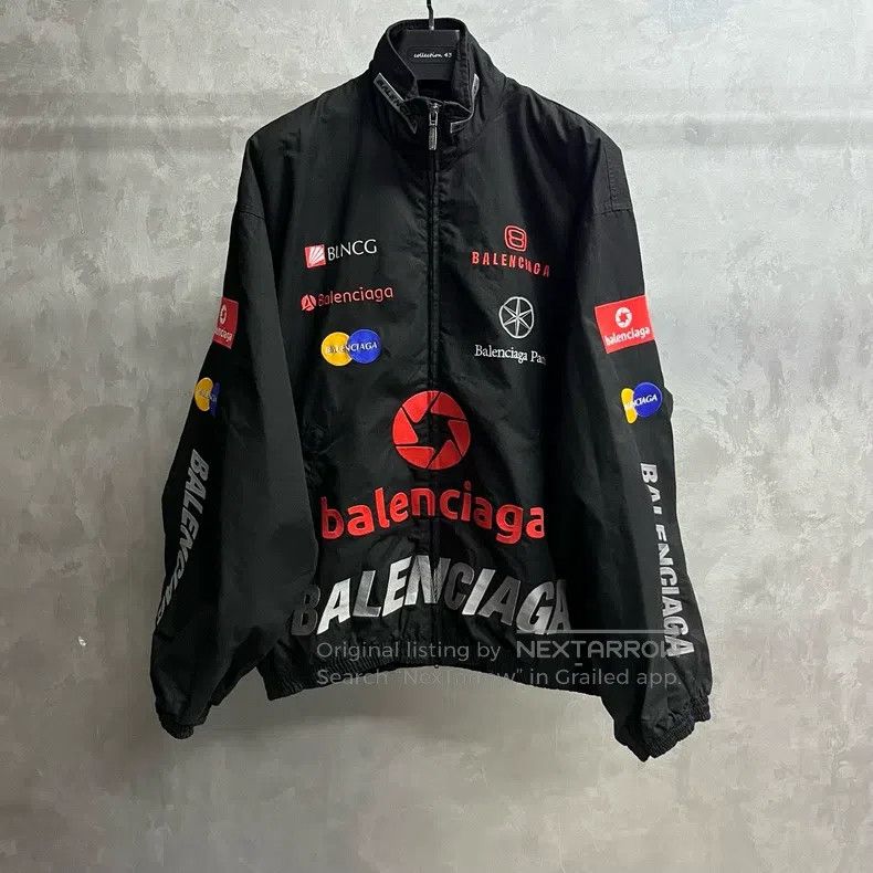 Balenciaga Balenciaga Black Letter Logo Pattern Printed Collar Size US S / EU 44-46 / 1 - 1 Thumbnail