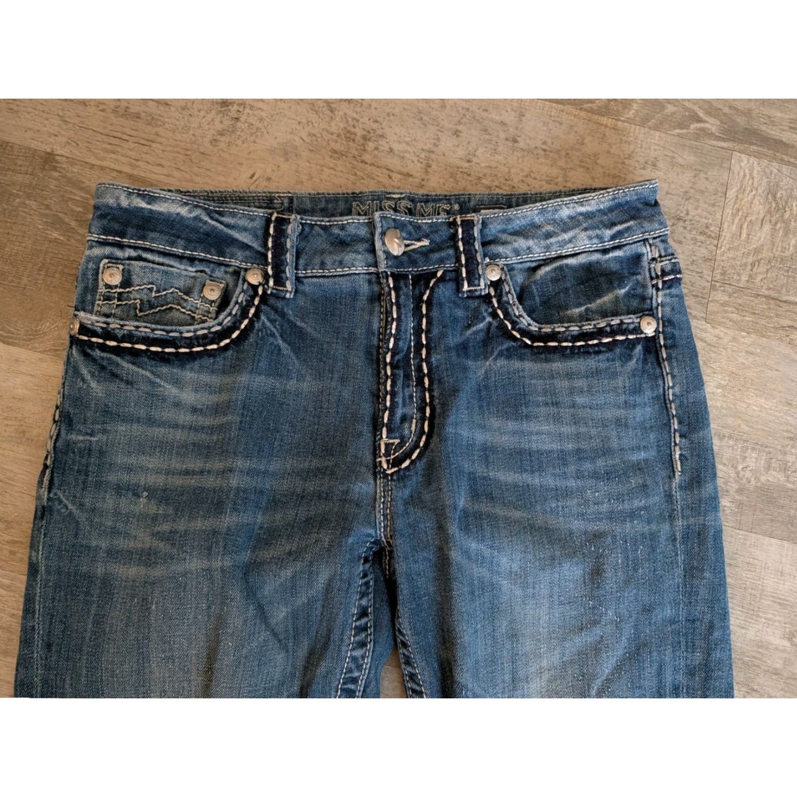 Miss Me VINTAGE Miss Me Boyfriend Capri Jeans Size 29 Blue Embellished Denim Mid Rise Regular Womens Size 29" - 4 Thumbnail