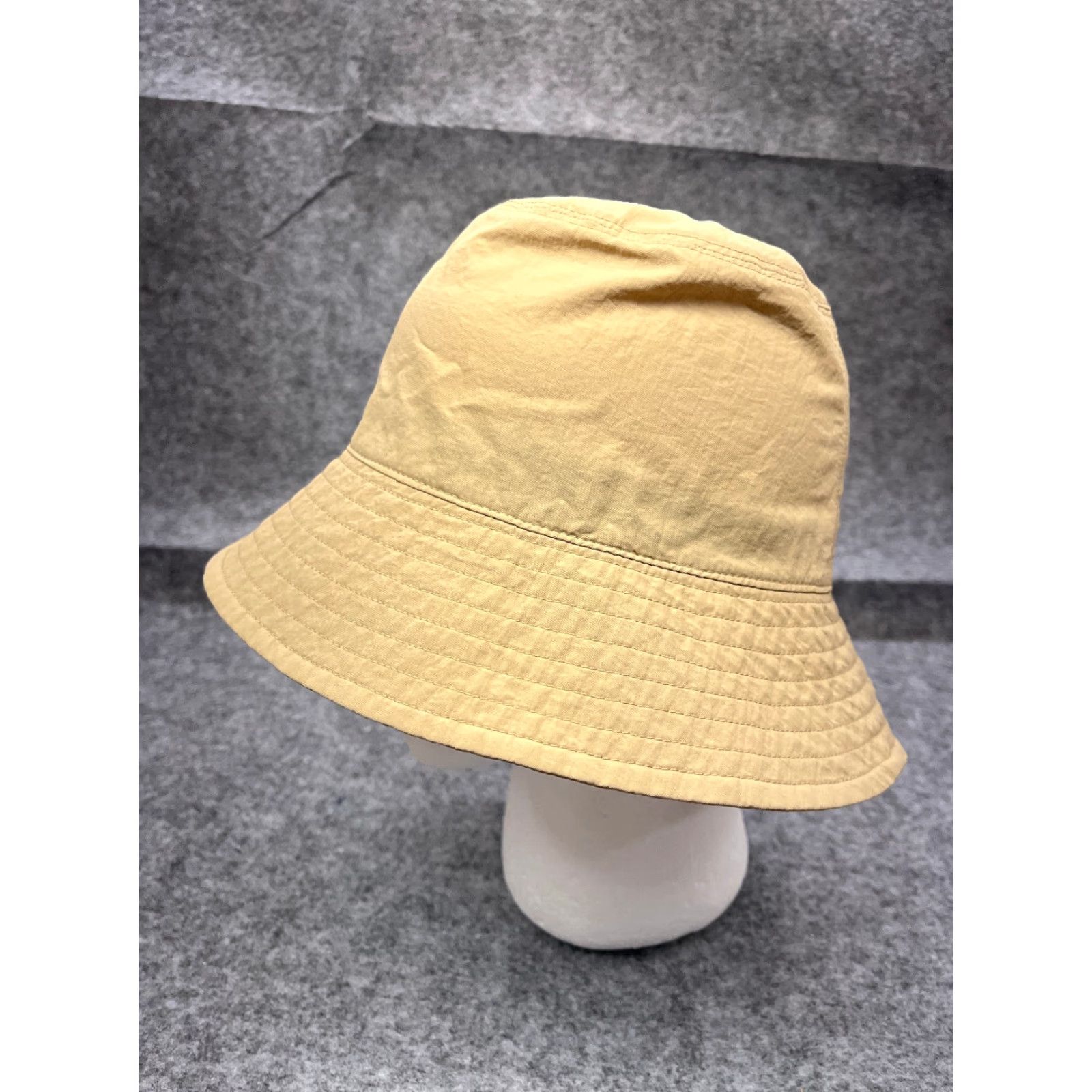 Uniqlo Uniqlo Sun Bucket Hat Cap Adult One Size Beige 100% Nylon Camp Beach Outdoors Size ONE SIZE - 4 Thumbnail