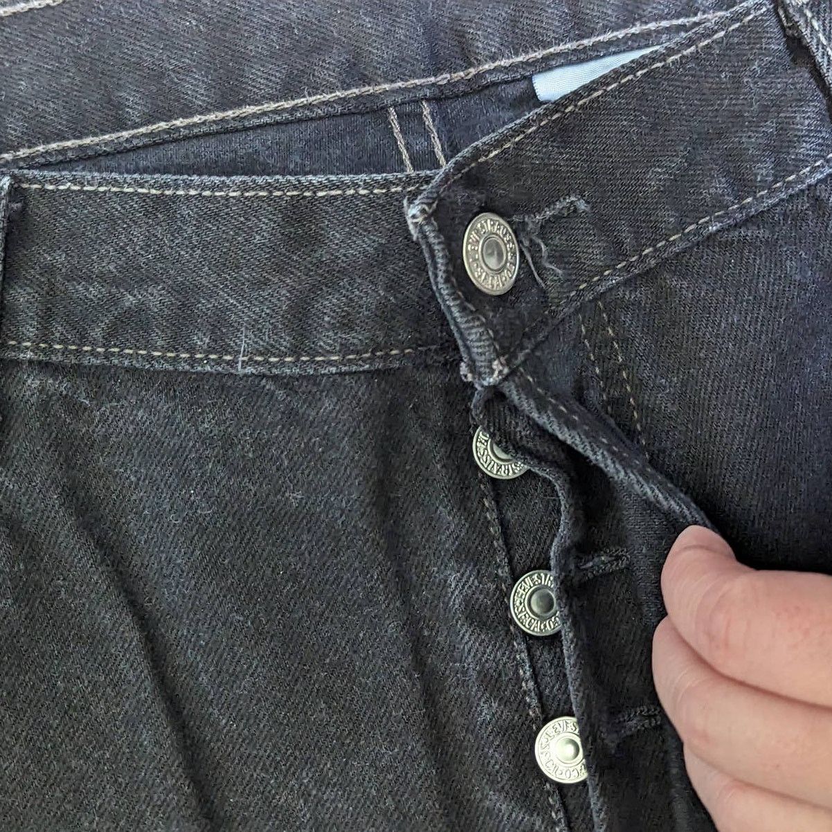 Levi's × Levi's Vintage Clothing × Vintage Vintage Y2K Levi 501 Jeans Black Faded Colombia Button Fly Size US 40 / EU 56 - 8 Thumbnail