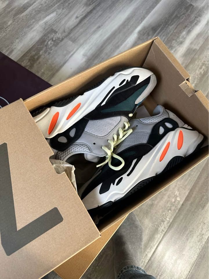 yeezy boost 700 waverunner box Adidas 