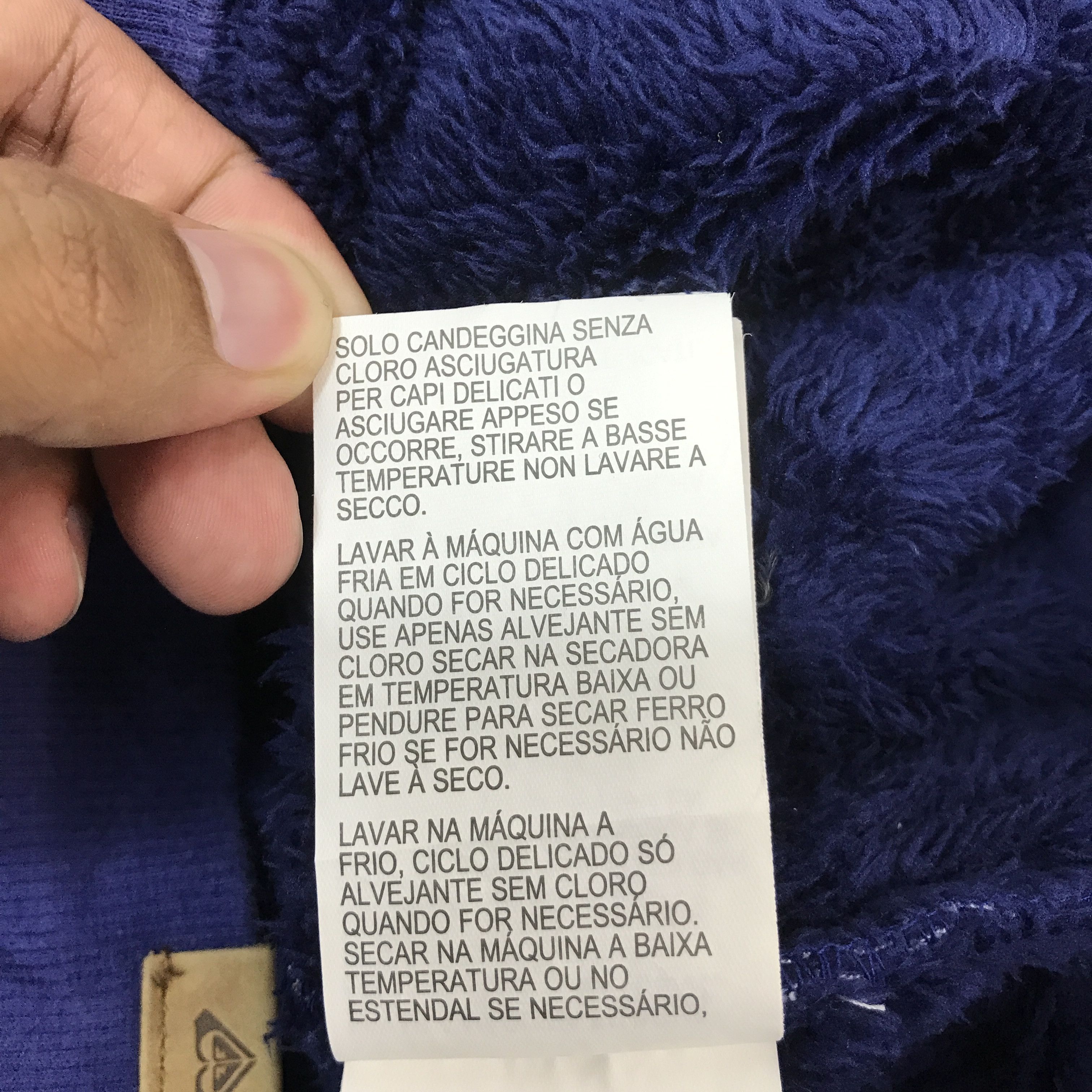 Japanese Brand JAPAN ROXY NAVAJO DESIGN HOODIES JACKET Size US M / EU 48-50 / 2 - 14 Thumbnail