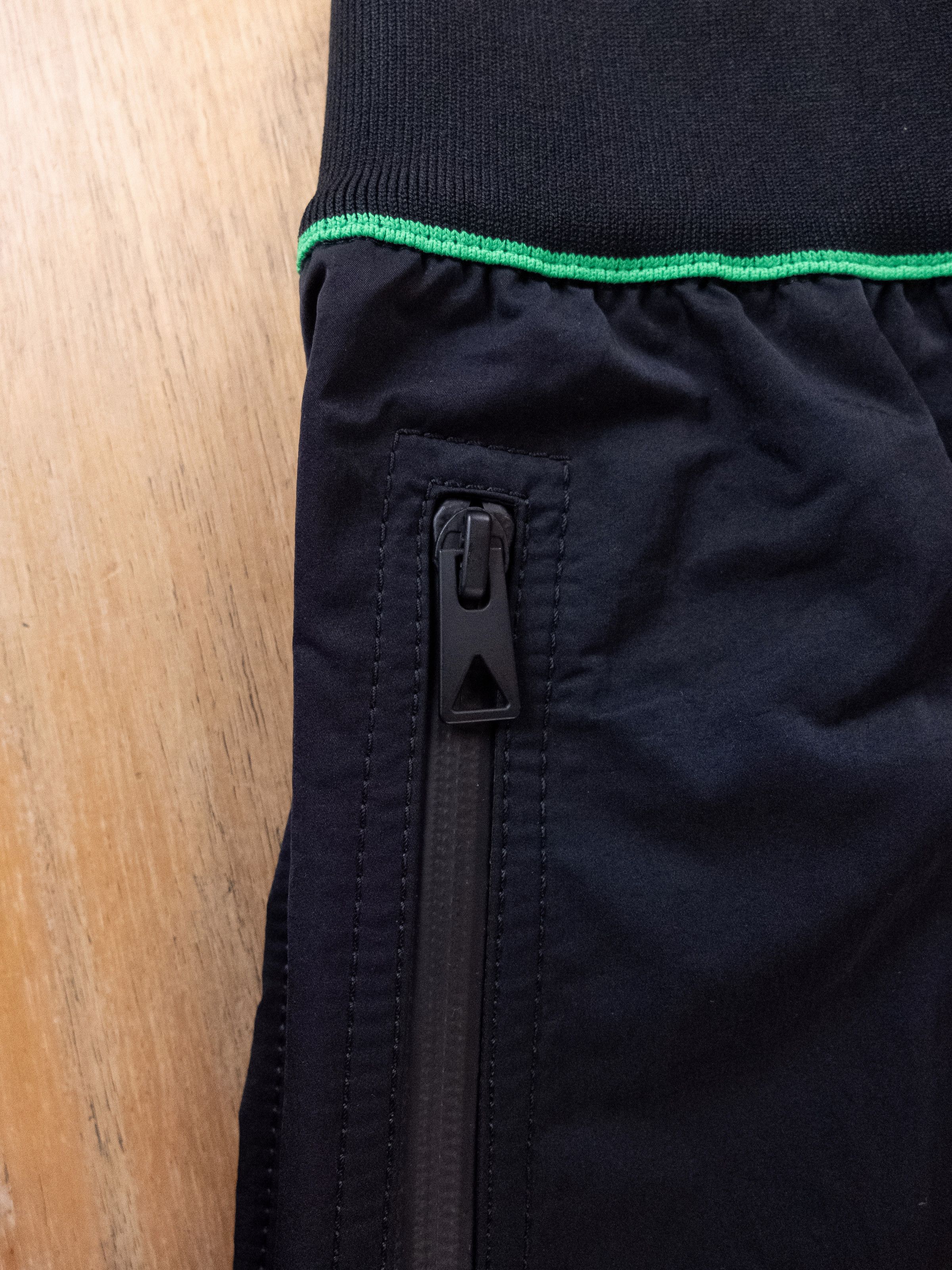 Bottega Veneta BOTTEGA VENETA black nylon bermuda track shorts Large q Size US 34 / EU 50 - 6 Thumbnail