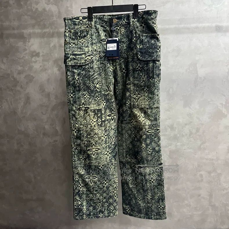 Louis Vuitton Louis Vuitton Brown paneled multi-pocket slacks pants Size US 32 / EU 48 - 1 Thumbnail