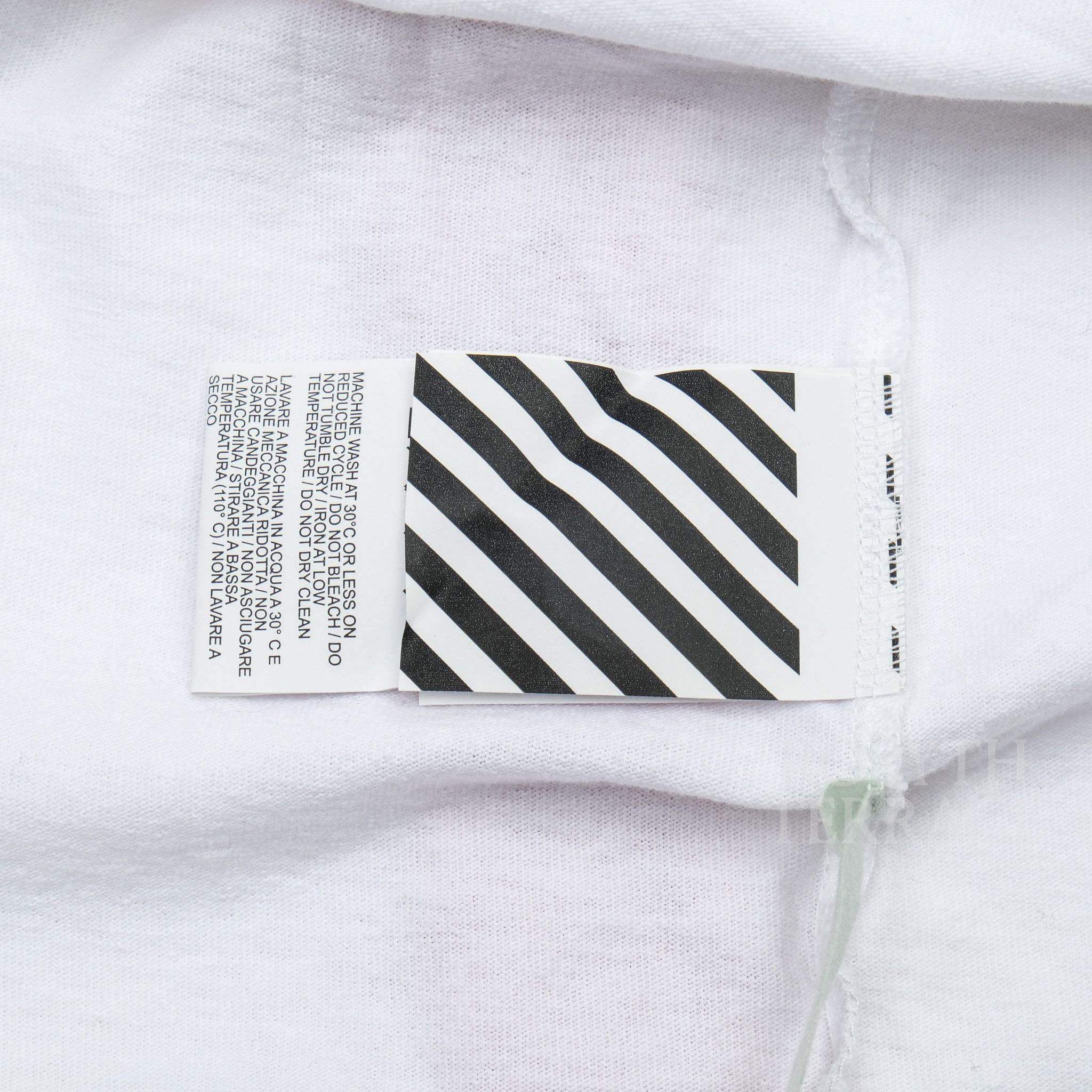 Off-White × Undercover 【OFF-WHITE x UNDERCOVER / UC SKELETON DART SS TEE / SIZE XL】 Size US XL / EU 56 / 4 - 7 Thumbnail