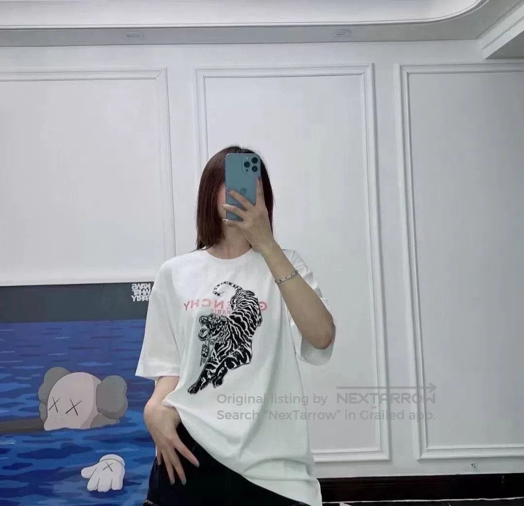 Givenchy Givenchy Crystal Tiger Head Embroidered Crewneck Tee. Size US M / EU 48-50 / 2 - 7 Thumbnail