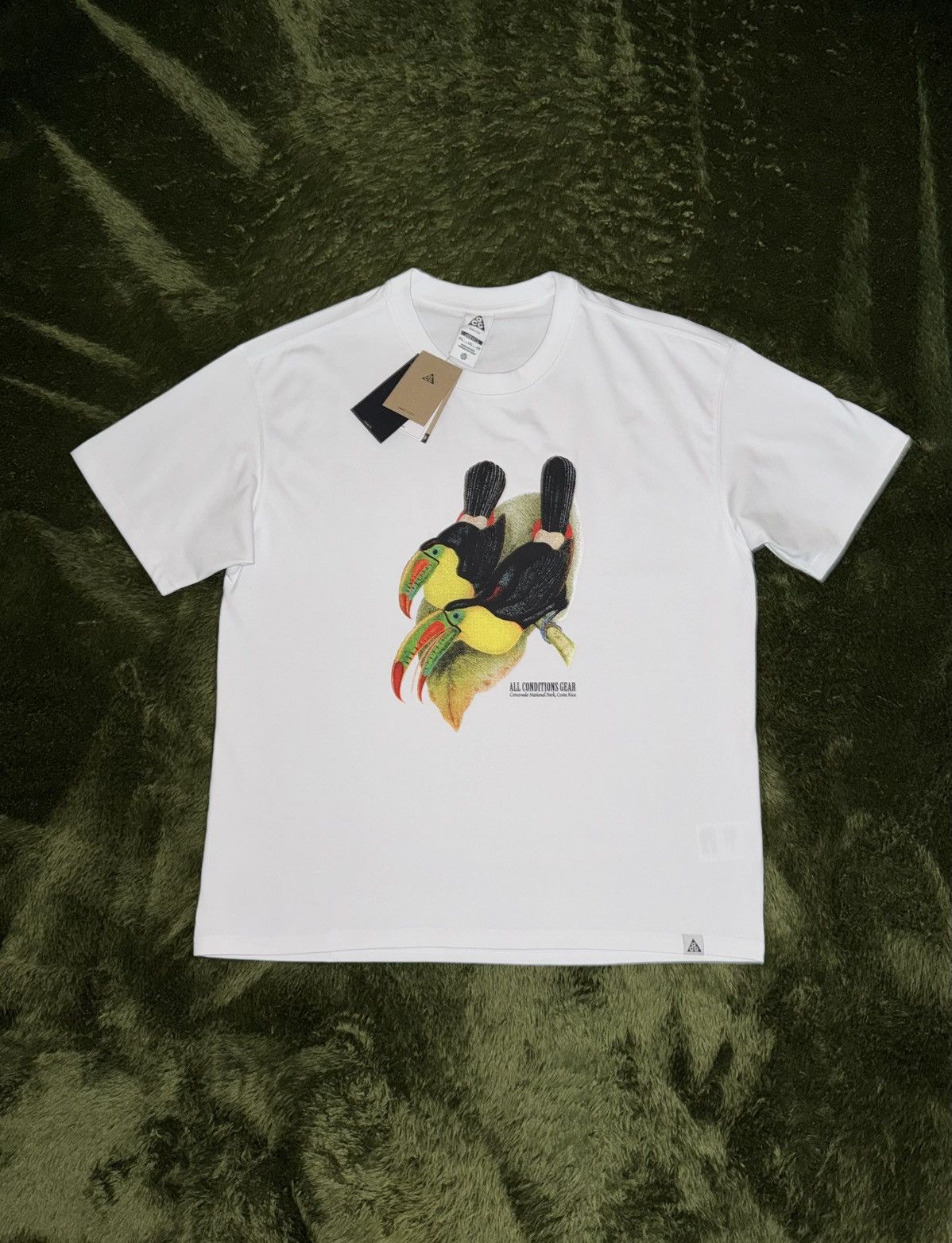 Nike ACG [XXL] Nike ACG Dri-Fit Graphic Printed T-Shirt – White Size US XXL / EU 58 / 5 - 1 Thumbnail