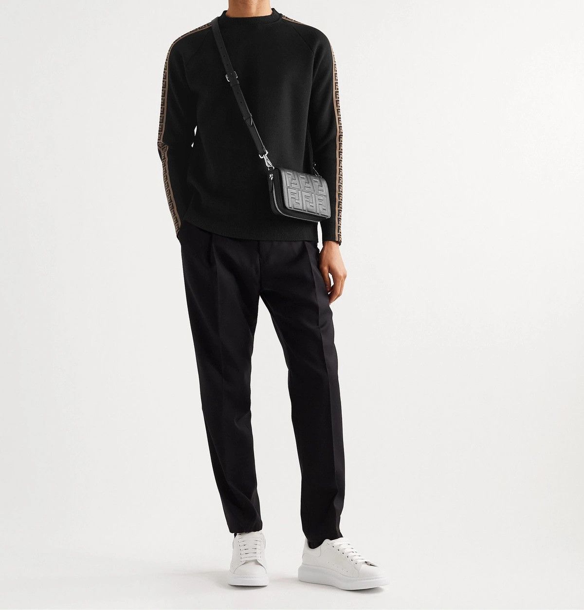 Fendi o1tko10326 FF Motif Crew-Neck Sweater in Black Size US S / EU 44-46 / 1 - 2 Thumbnail