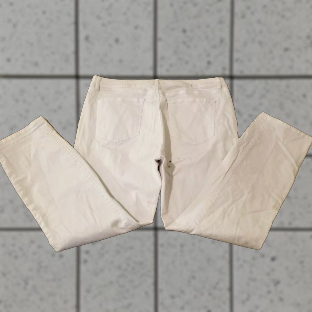 Ann Taylor Womens Ann Taylor Jeans 14 32 White Denim Pants 33x27 Skinny Denim Pants White Womens 14 Regular Jeans Color White Brand Ann Taylor Denim Pants Mens? Size 36" / US 14 / IT 50 - 1 Thumbnail