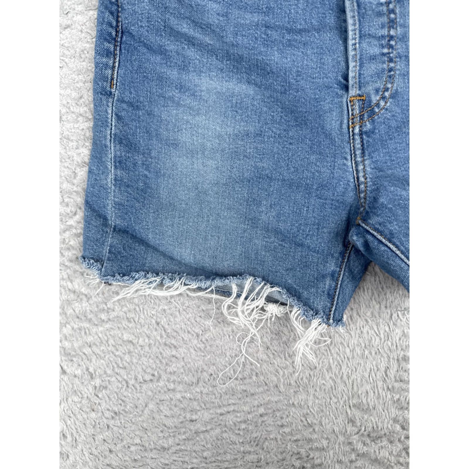 Levi's VINTAGE Levis Wedgie Shorts Women 27x4 Blue Denim High Rise Cutoff Distressed Frayed Hem Jeans Shorts Women Size 27" / US 4 / IT 40 - 3 Thumbnail