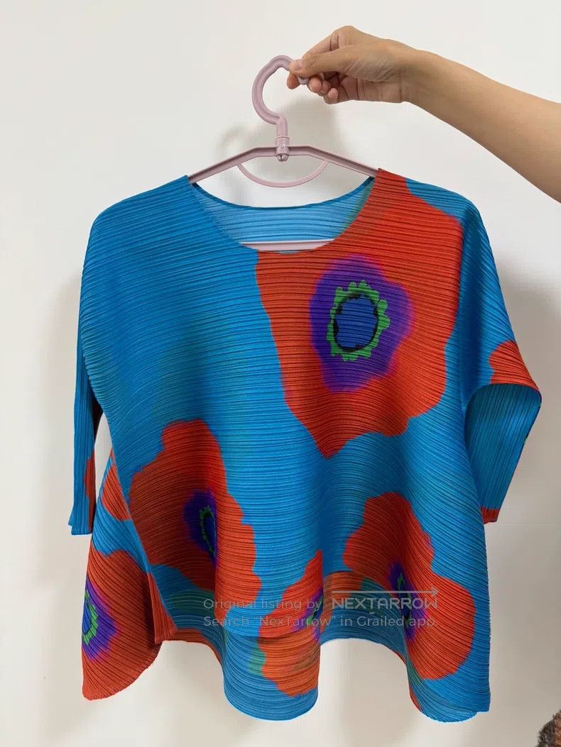Issey Miyake Issey Miyake Sunflower Top Size L / US 10 / IT 46 - 1 Thumbnail