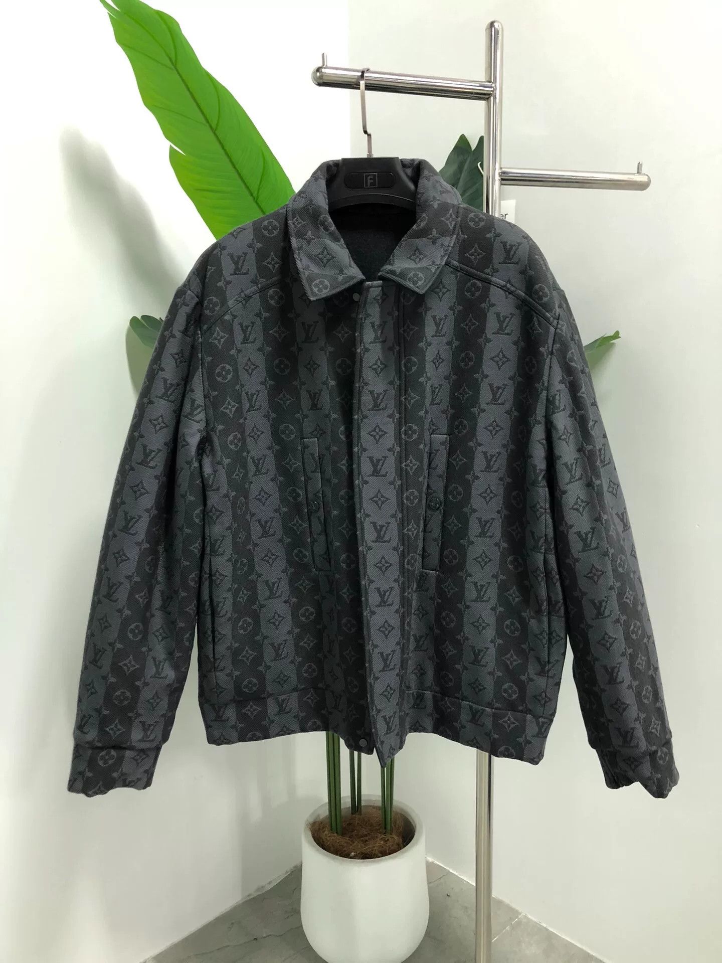 Louis Vuitton louis vuitton x nigo logo work jacket Size US L / EU 52-54 / 3 - 1 Thumbnail