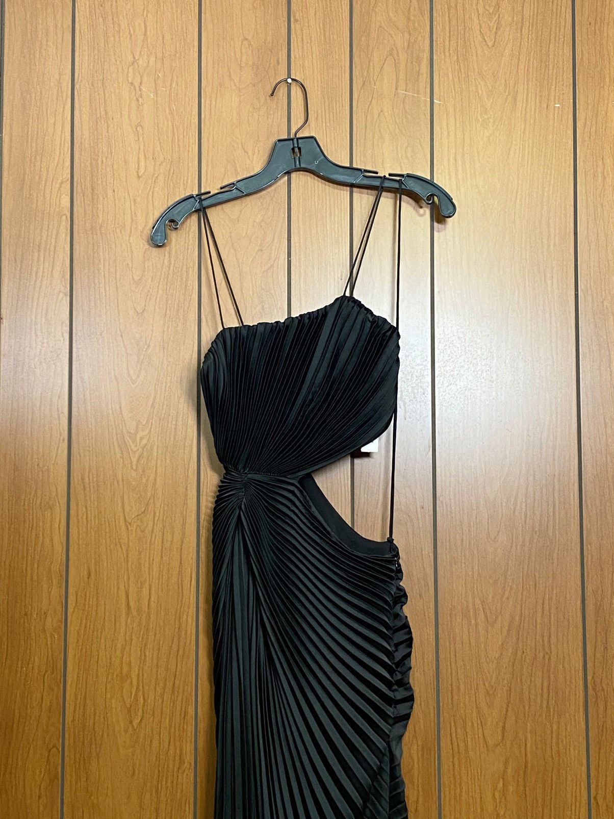 Alice + Olivia Alice + Olivia Pleated Cut-Out Midi-Dress size 0 Size XS / US 0-2 / IT 36-38 - 8 Thumbnail