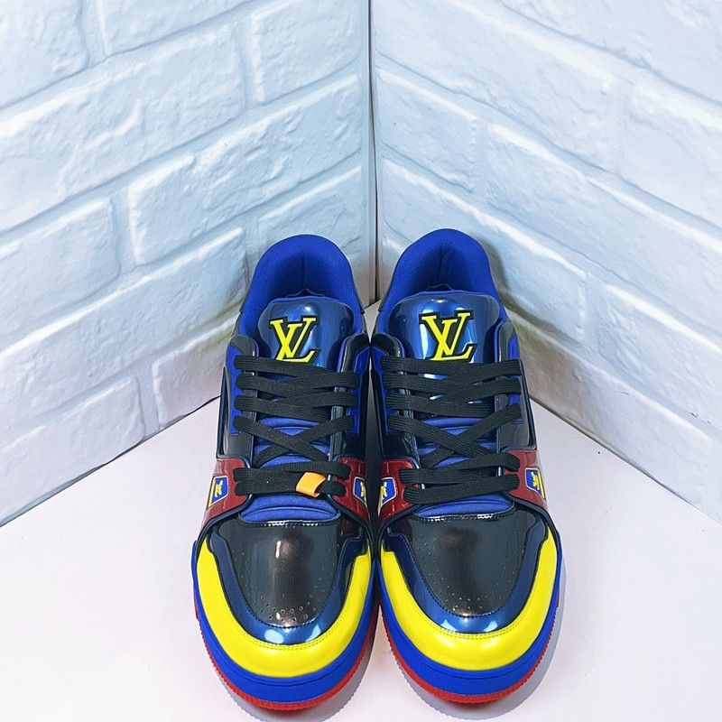 Louis Vuitton Louis Vuitton Low-top Fashion Sneakers for Men 0079 Size US 10.5 / EU 43-44 - 1 Thumbnail