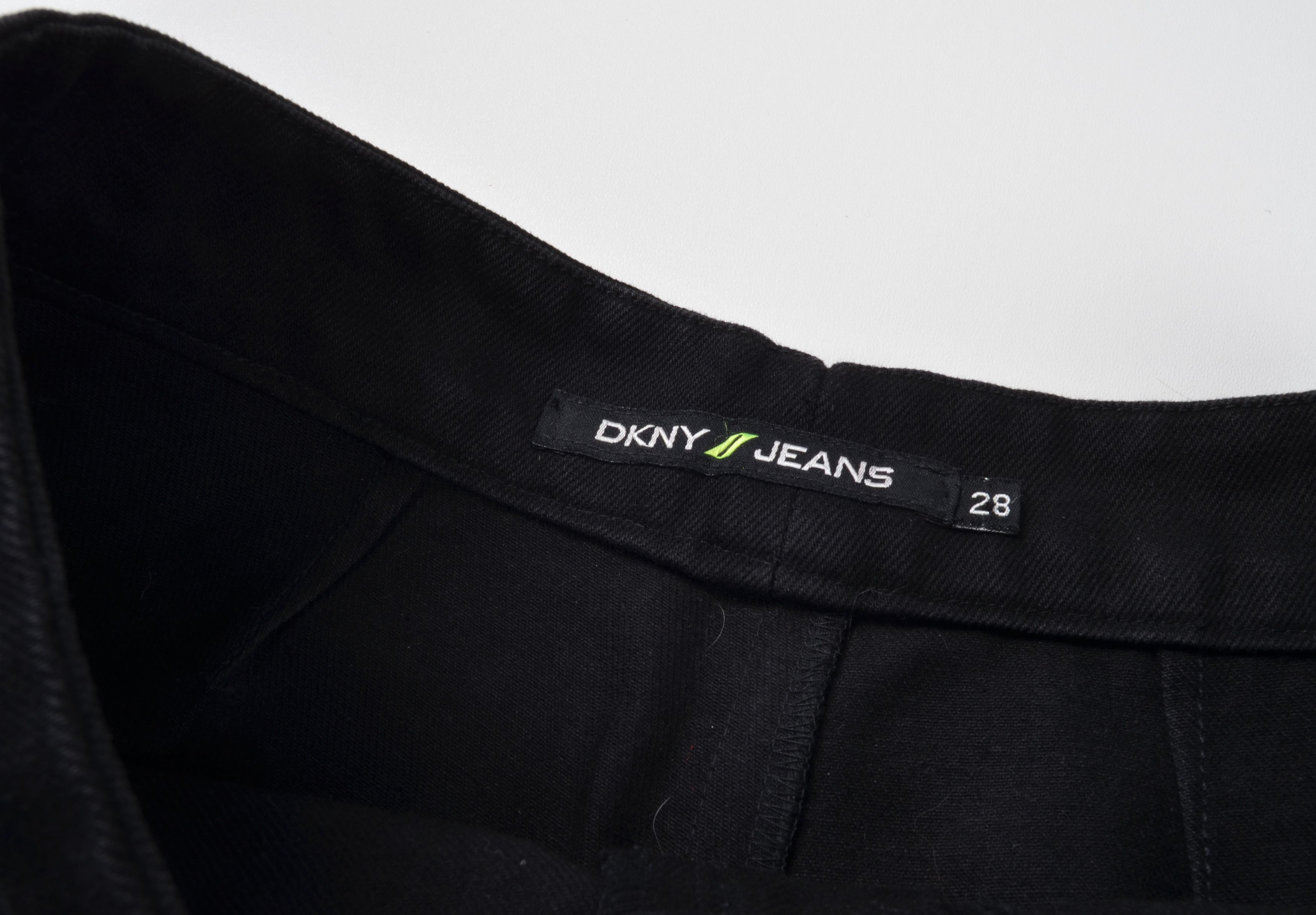 Donna Karan Vintage DKNY Y2K Black Tiger Graphic Bootcut Denim Jeans Size 27" / US 4 / IT 40 - 5 Thumbnail