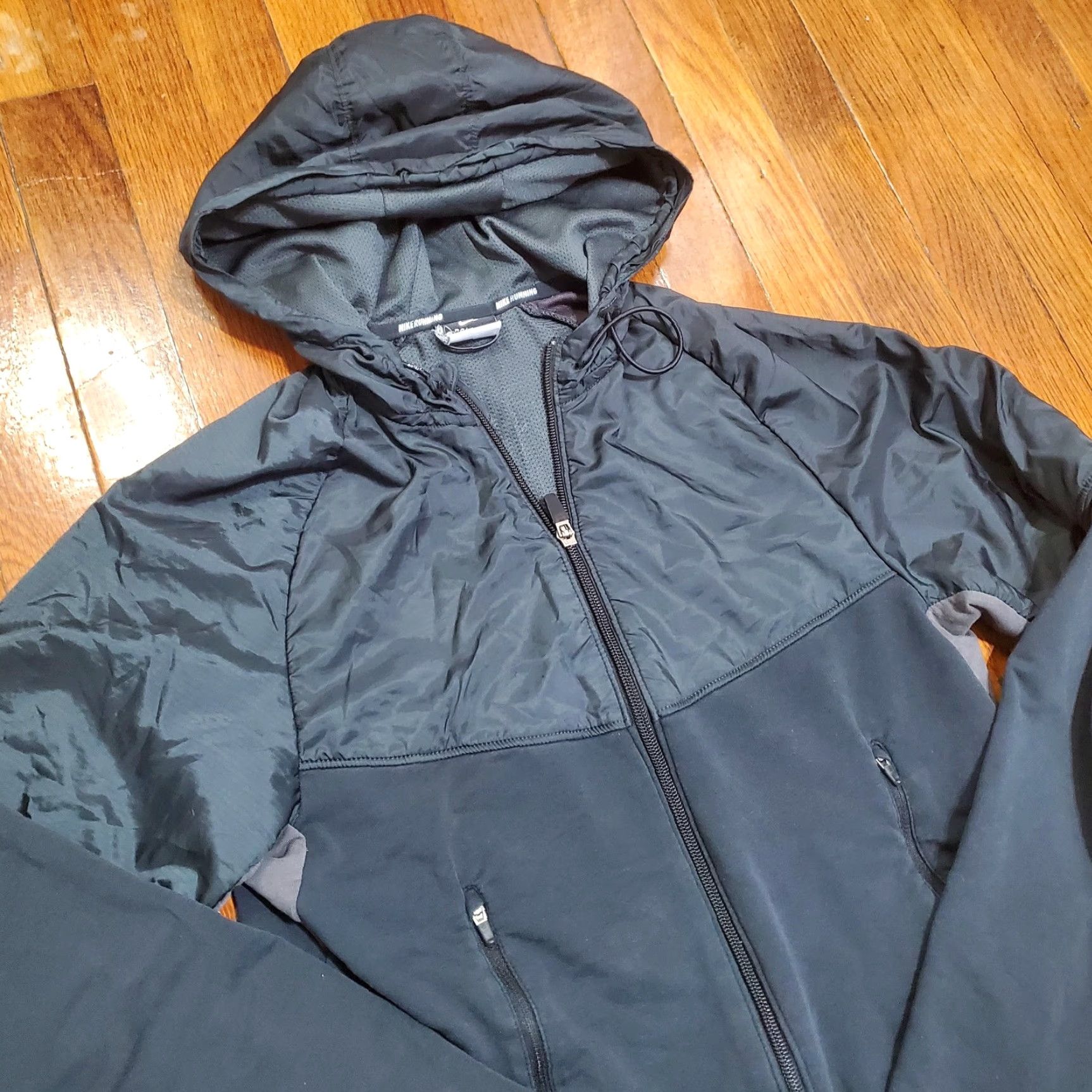 Nike Nike Running Jacket Mens Small Black Dri-Fit Full Zip Hooded Reflective 453473-011 Size US S / EU 44-46 / 1 - 2 Thumbnail
