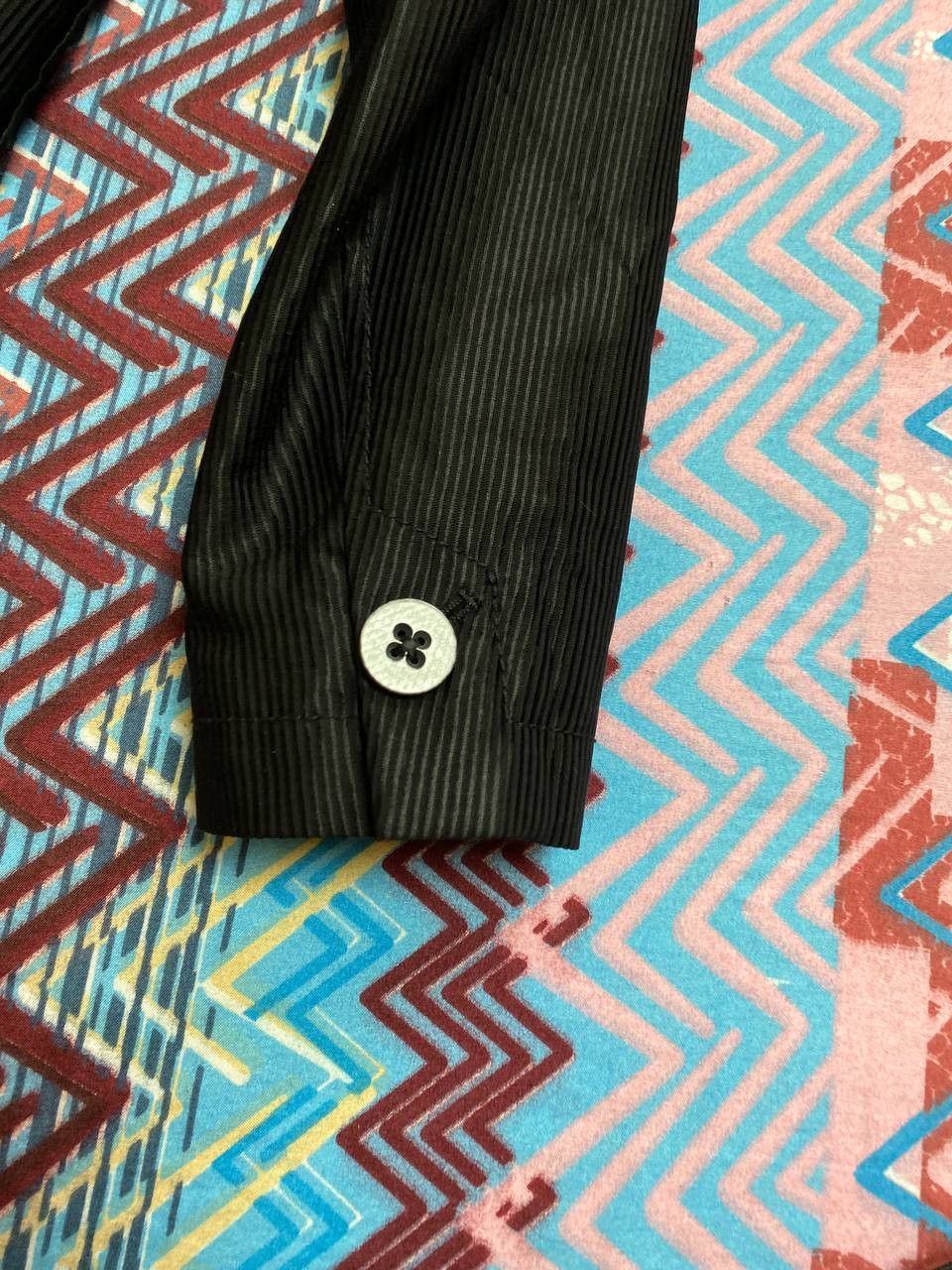 Hugo Boss Blazers Vintage Hugo Boss Y2K Black Streetwear Size 44R - 17 Thumbnail