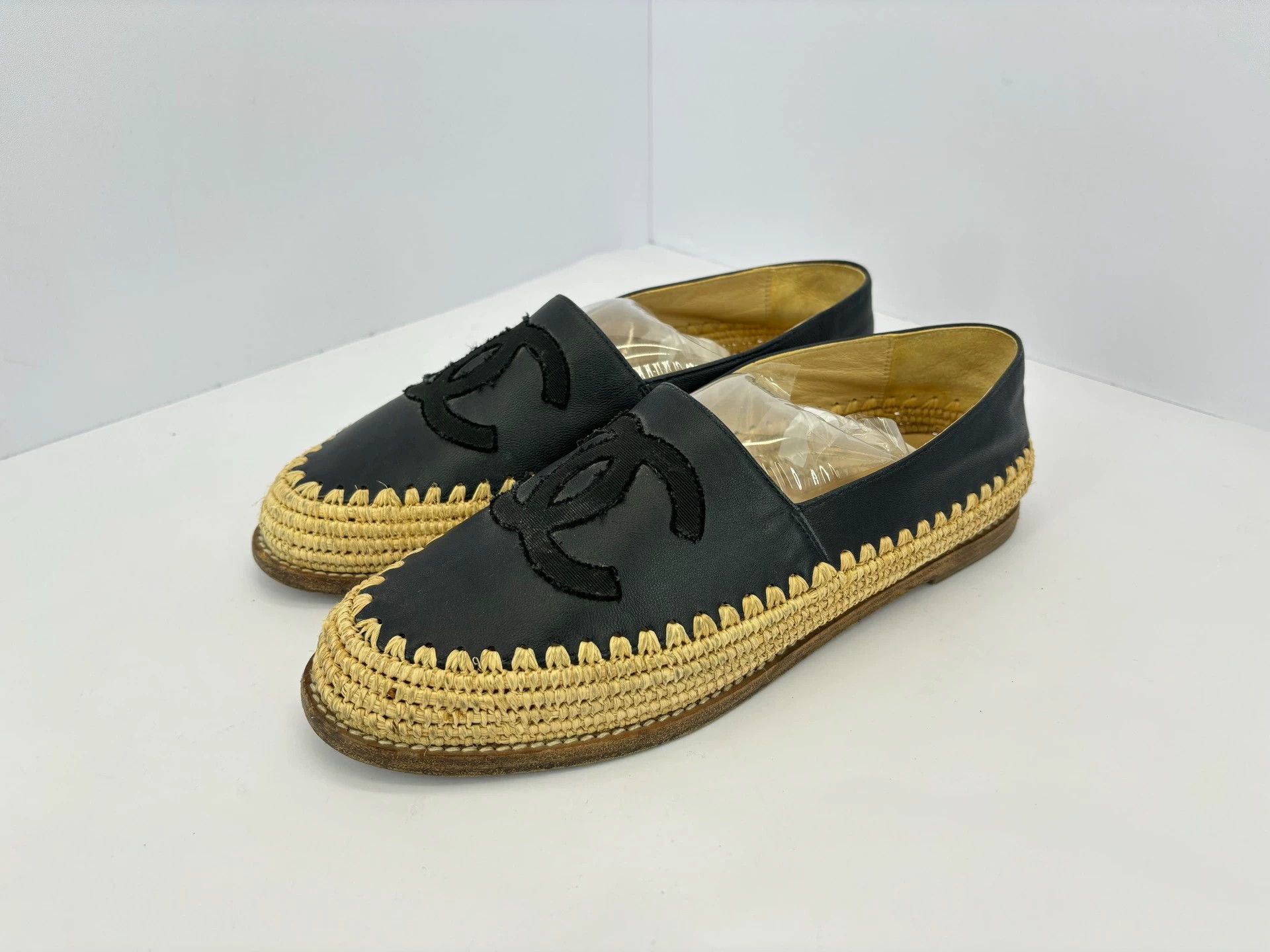 Chanel Chanel dark blue sheepskin braided double C bucket shoes Size US 6.5 / EU 39-40 - 1 Thumbnail