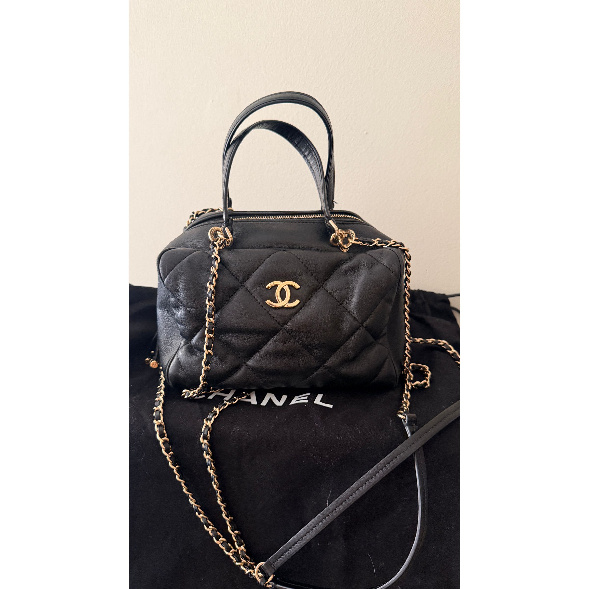 Chanel CHANEL BLACK QUILTED BOWLING CHAIN BAG Size ONE SIZE - 1 Thumbnail