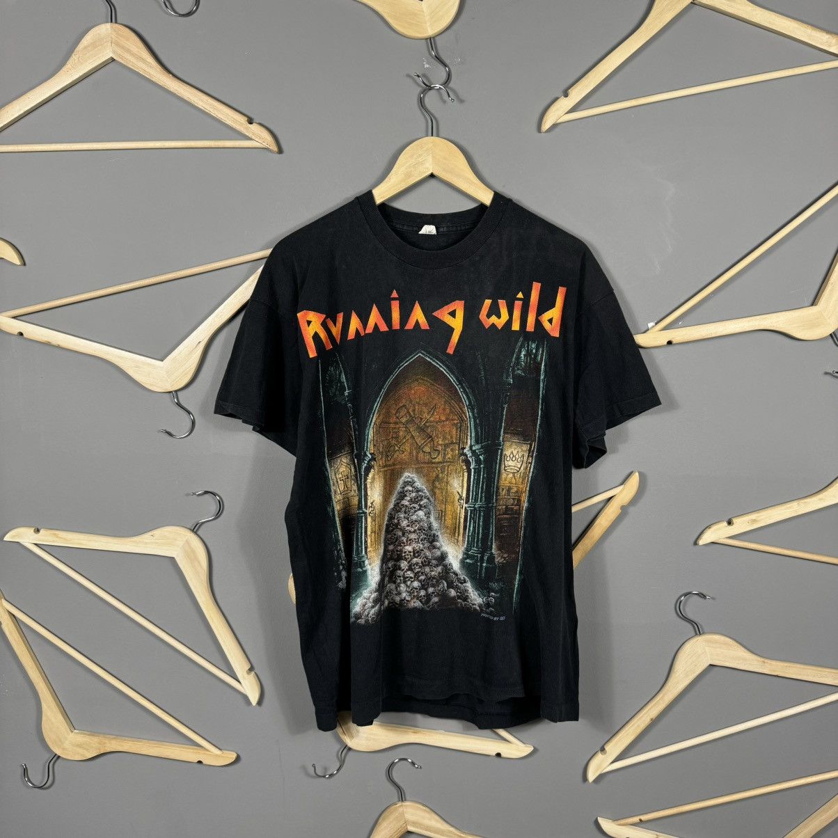 Band Tees × Vintage RUNNING WILD 1993 Pile of Skulls Vintage Band T-Shirt Size US XL / EU 56 / 4 - 1 Thumbnail