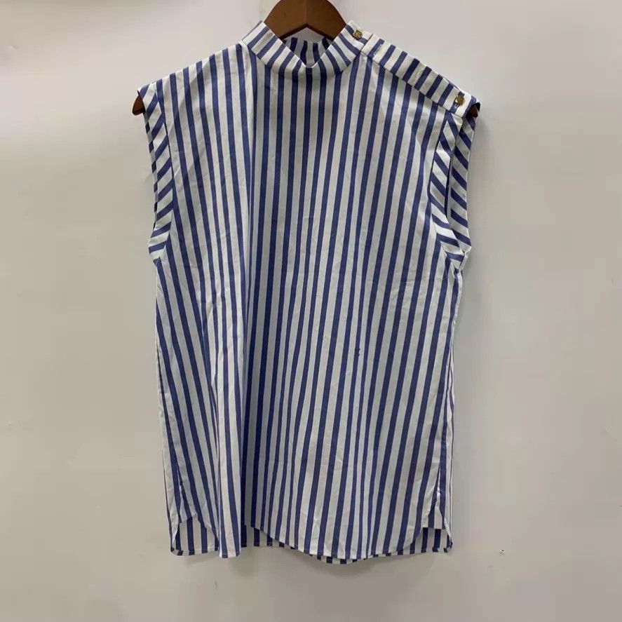 Louis Vuitton Louis Vuitton shirt 36 tagged Size XS / US 0-2 / IT 36-38 - 1 Thumbnail
