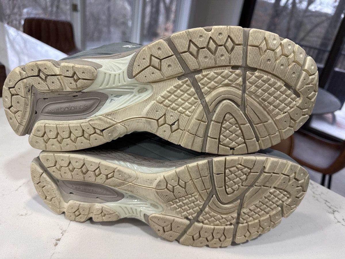 New Balance New Balance x Kith 2002R Pistachio Sz 13 Size US 13 / EU 46 - 4 Thumbnail