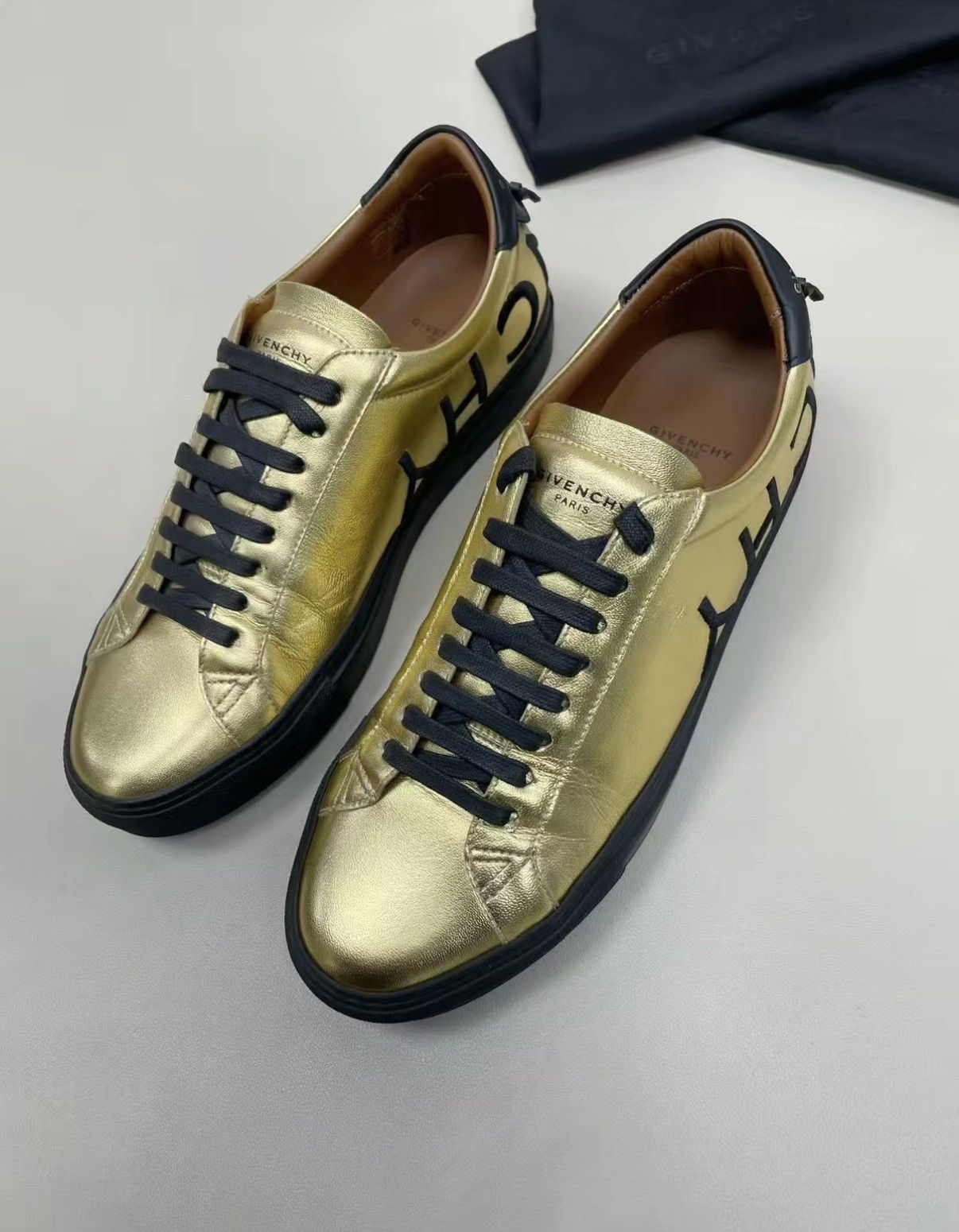 Givenchy Givenchy Embroidered Casual Shoes J30 Size US 7 / EU 40 - 2 Thumbnail