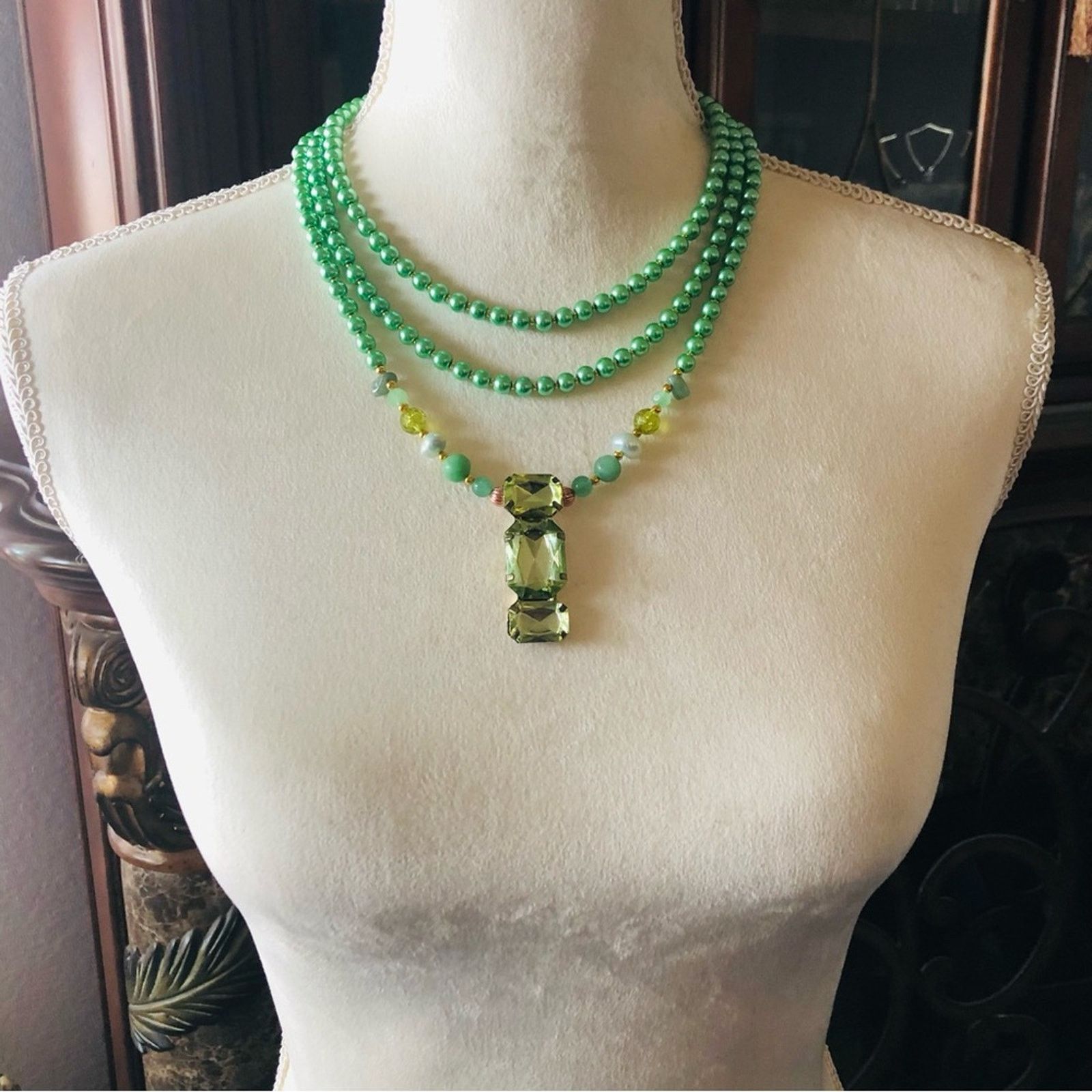 Handmade Handcrafted repurpose green stone pendant Pearl necklac Size ONE SIZE - 5 Thumbnail