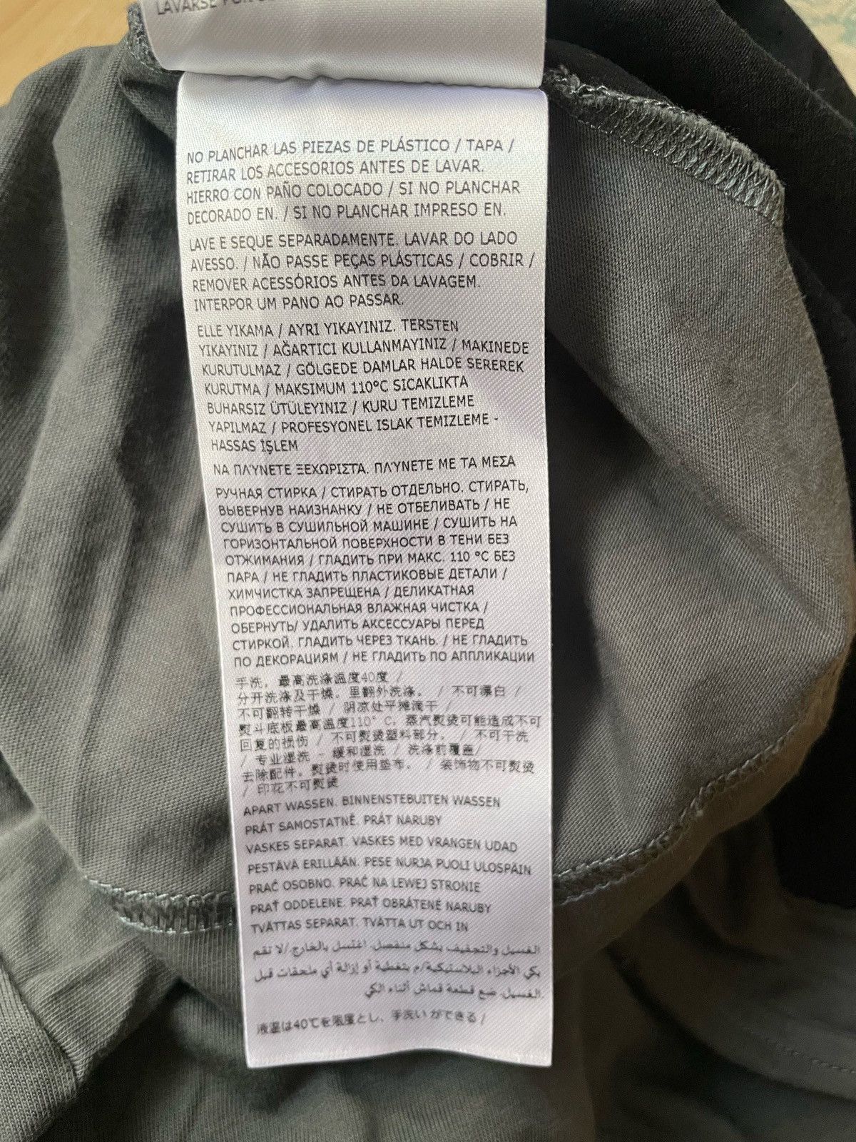 Maison Margiela Maison Margiela MM6 Split Number Logo Tee Size US M / EU 48-50 / 2 - 12 Thumbnail
