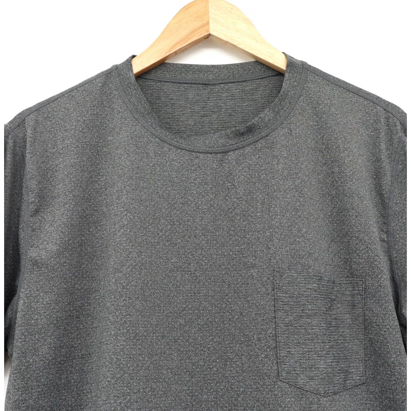 Vuori Vuori Men's Tradewinds Tee Pocket Performance Shirt Grey M Size US M / EU 48-50 / 2 - 3 Thumbnail