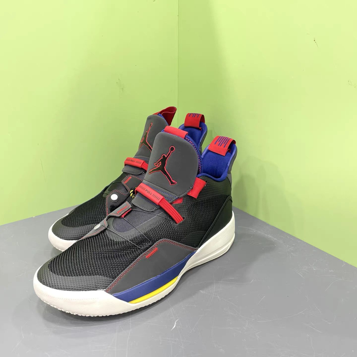 Jordan Brand Air Jordan 33 Black/White/Red Basketball Shoes K15 Size US 10 / EU 43 - 1 Thumbnail