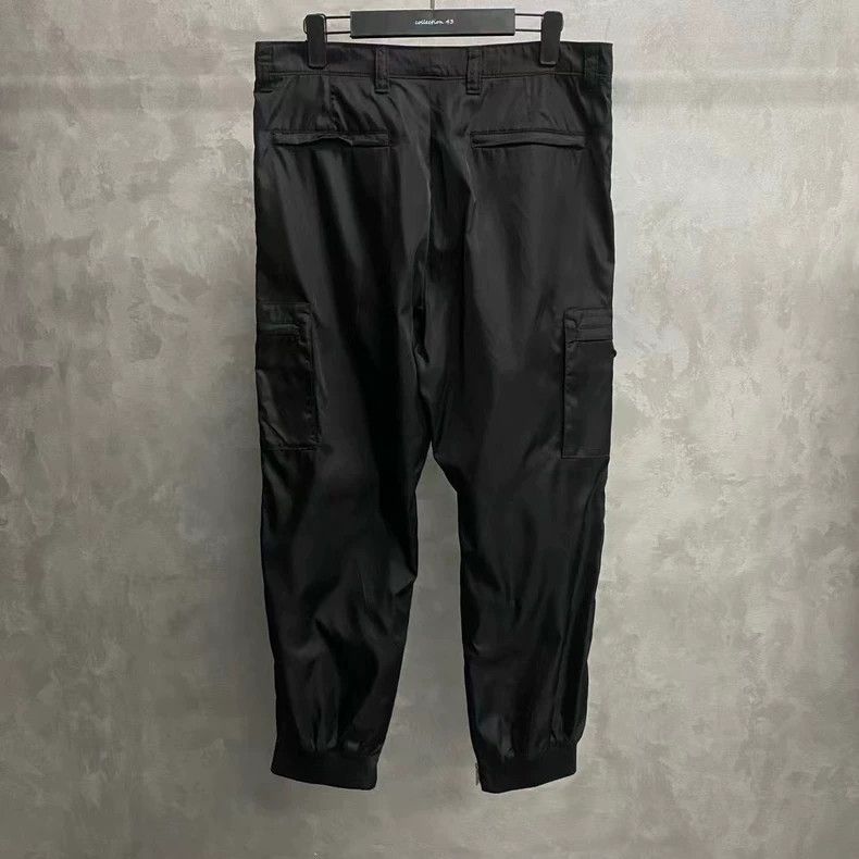 Prada Prada The latest black metal triangle pattern logo sweatpan Size US 34 / EU 50 - 2 Thumbnail
