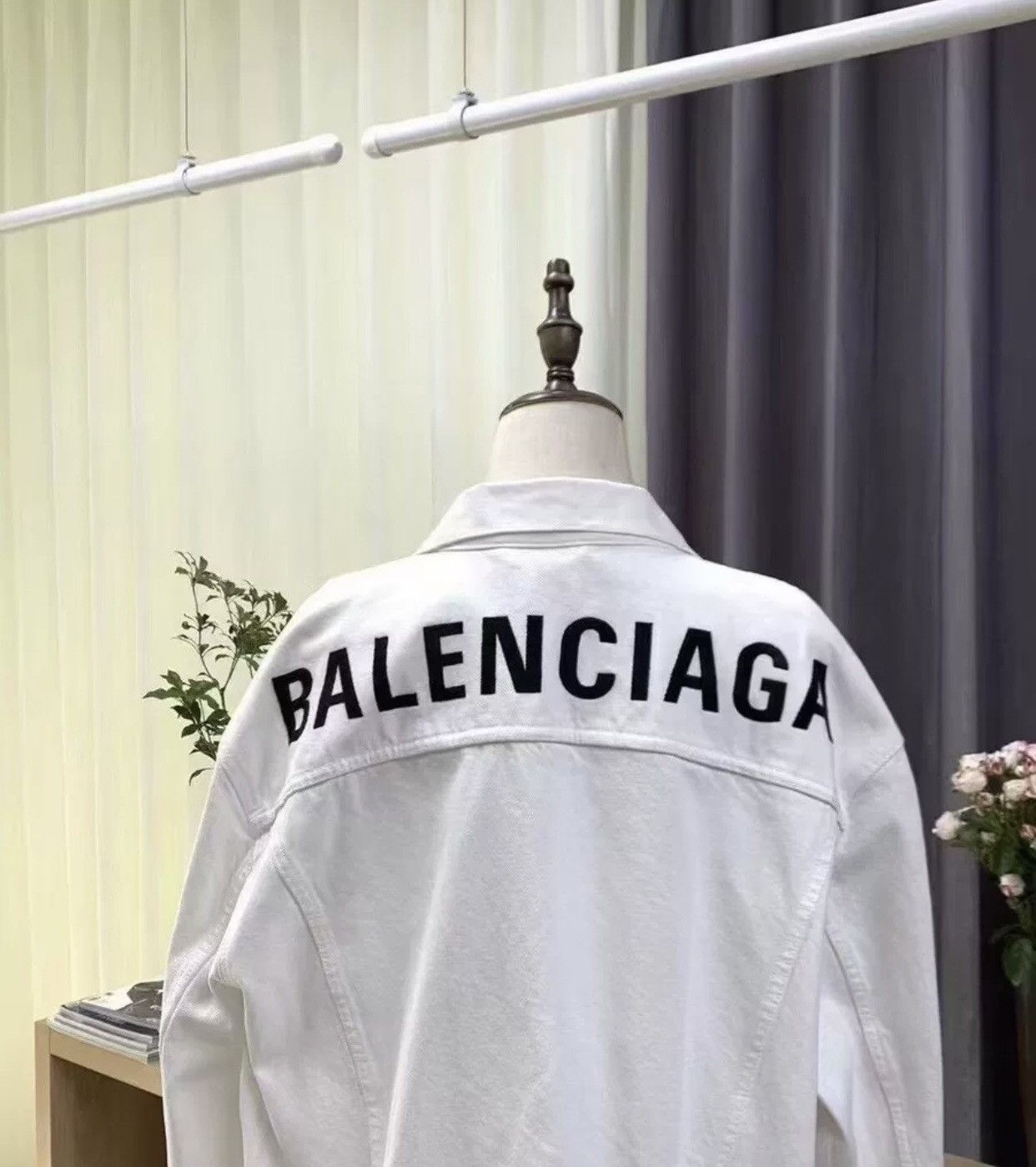 Balenciaga Balenciaga back logo denim jacket 2412-Nextarrow Size US M / EU 48-50 / 2 - 5 Thumbnail