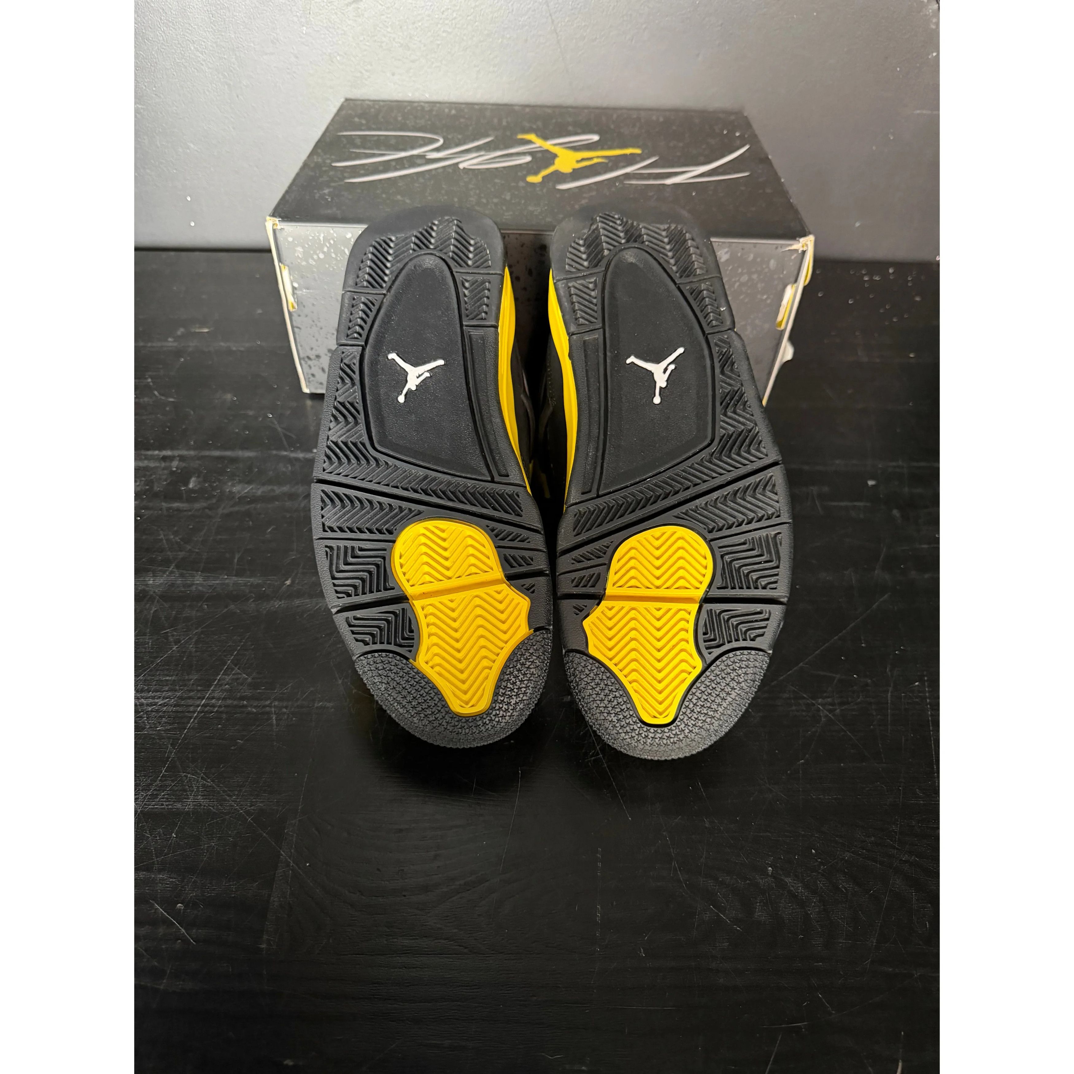 Jordan Brand Air Jordan 4 Retro "Thunder" (2023) (GS) **PRE-OWNED** - Size 7 Size US 7 / EU 40 - 3 Thumbnail