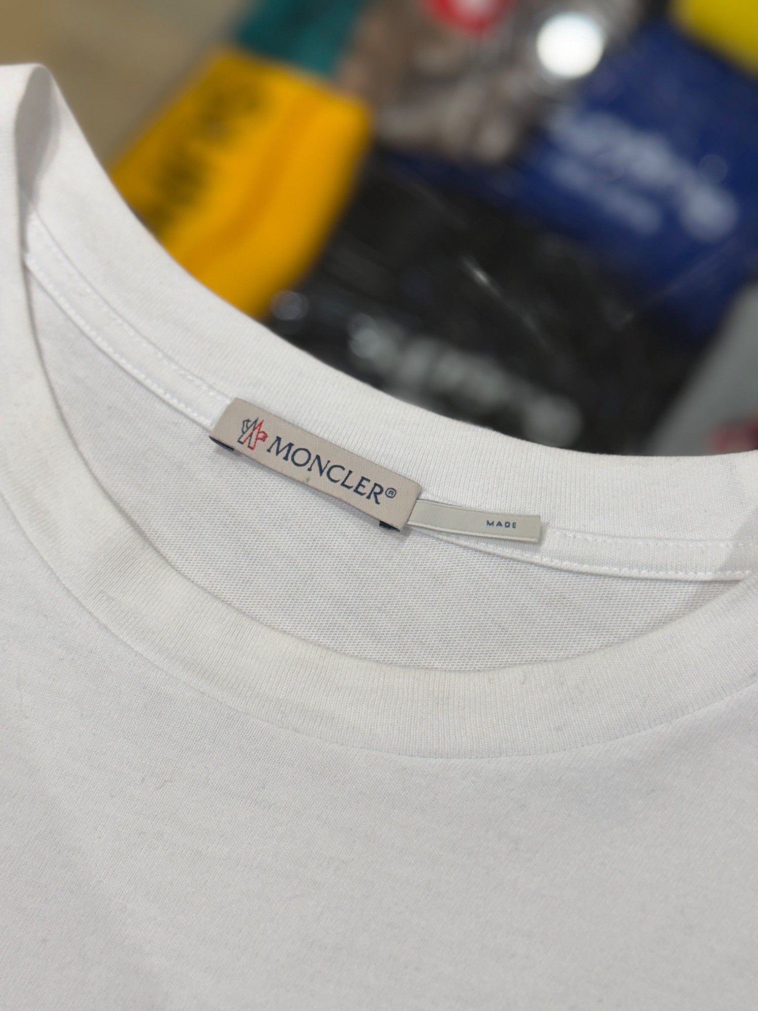 Moncler Moncler Flocked Logo Cotton Shirt White Size US L / EU 52-54 / 3 - 5 Thumbnail