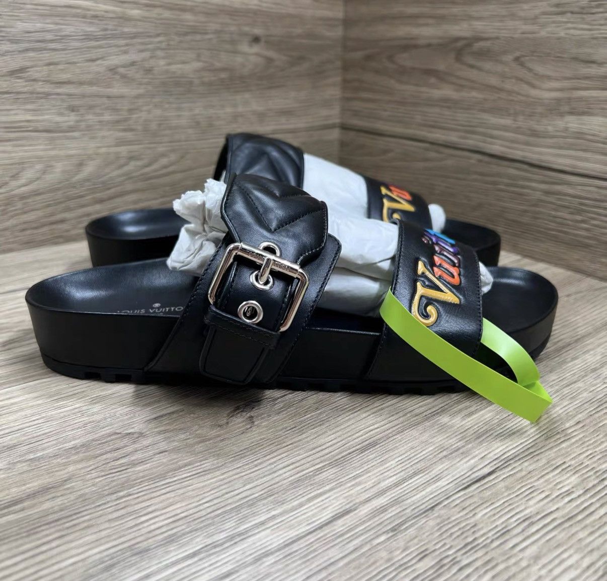 Louis Vuitton Louis Vuitton Bom Dia Black Rainbow Logo Slides J41 Size US 8 / IT 38 - 3 Thumbnail