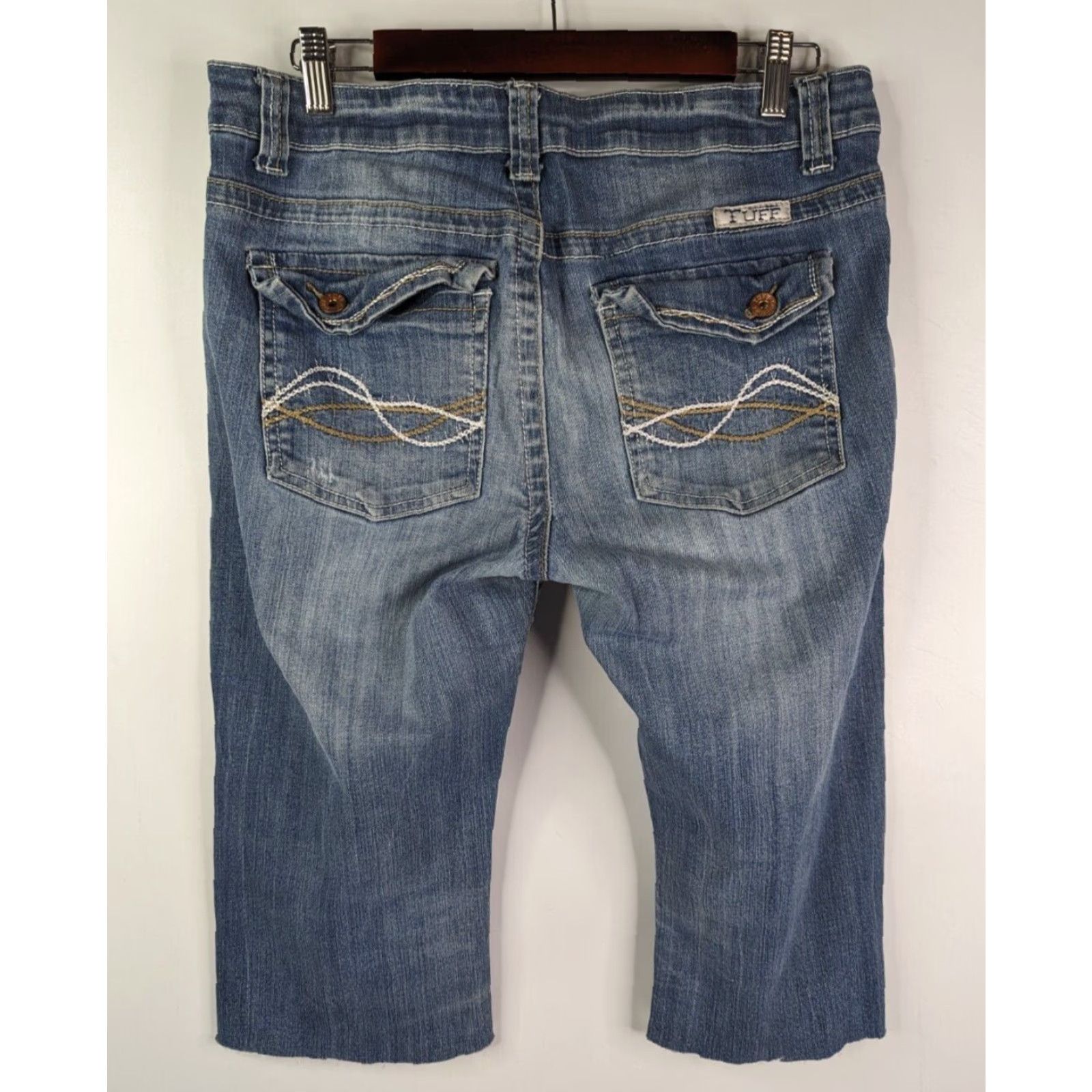 CO Cowgirl Tuff Co Indigo Capri Jeans 32 W Back Embroidered Flap Pocket Denim 5-Pocket Design Womens Jeans Capri Windfall? Size 24" / US 00 / IT 34 - 4 Thumbnail