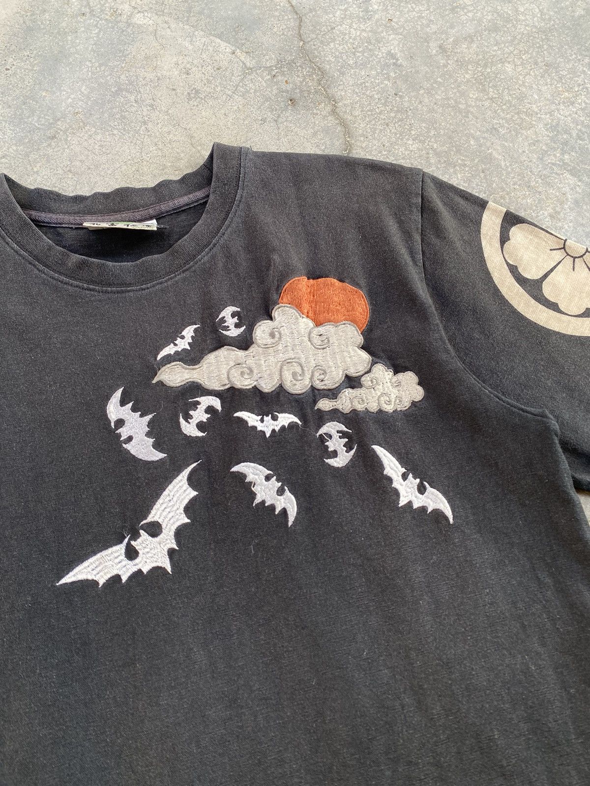 Japanese Brand Vintage Infinity Samurai Bats Sukajan Tees Size US M / EU 48-50 / 2 - 3 Thumbnail