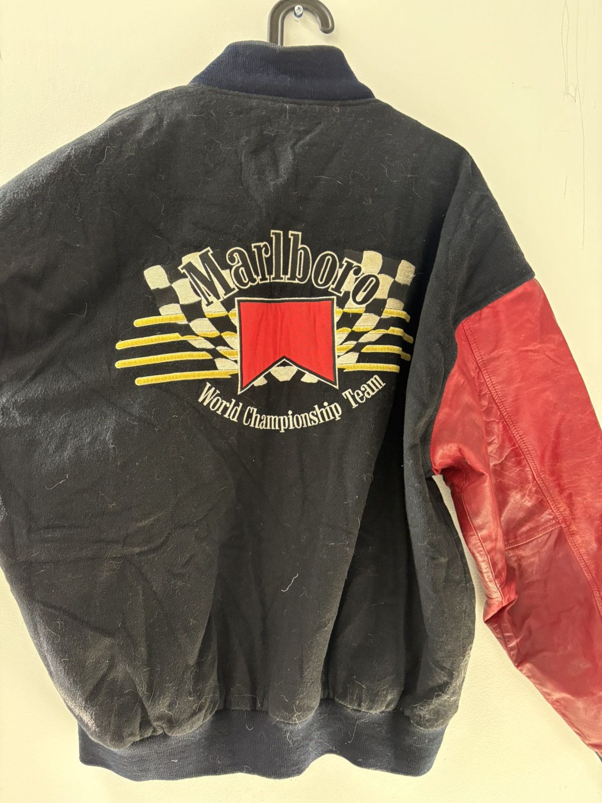 Marlboro × Vintage Black and red leather Marlboro varsity jacket Size US L / EU 52-54 / 3 - 2 Thumbnail