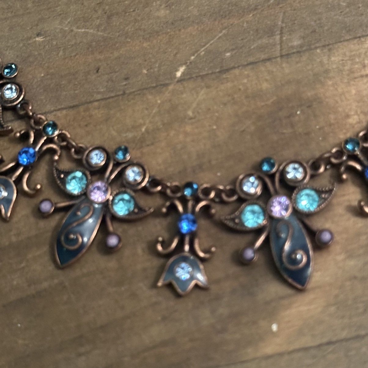 Other Avon NR bronze tone tulips and bees rhinestone necklace Size ONE SIZE - 9 Thumbnail