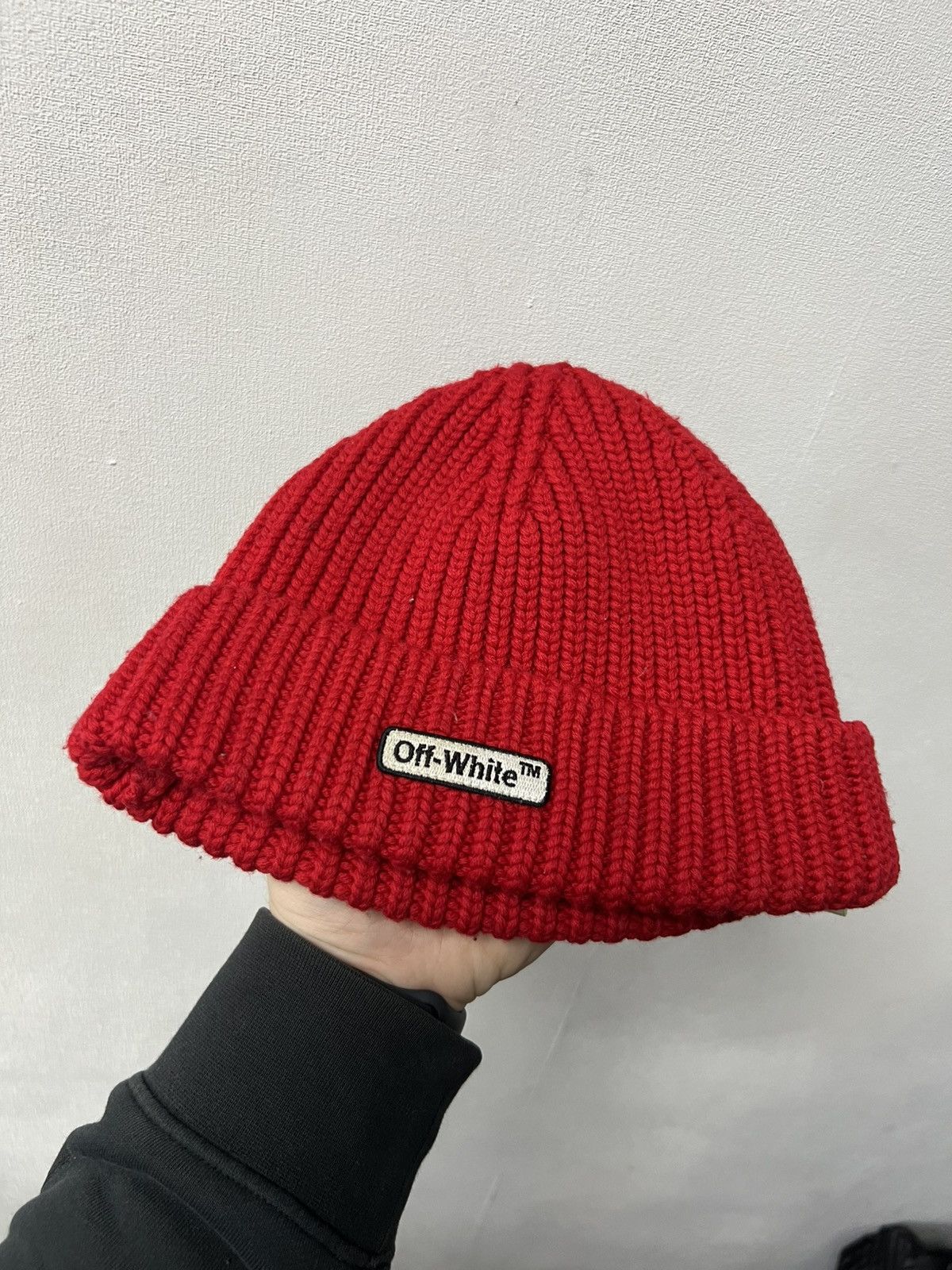 Off-White Off-White Beanie/Toque Hat Red Size ONE SIZE - 1 Thumbnail