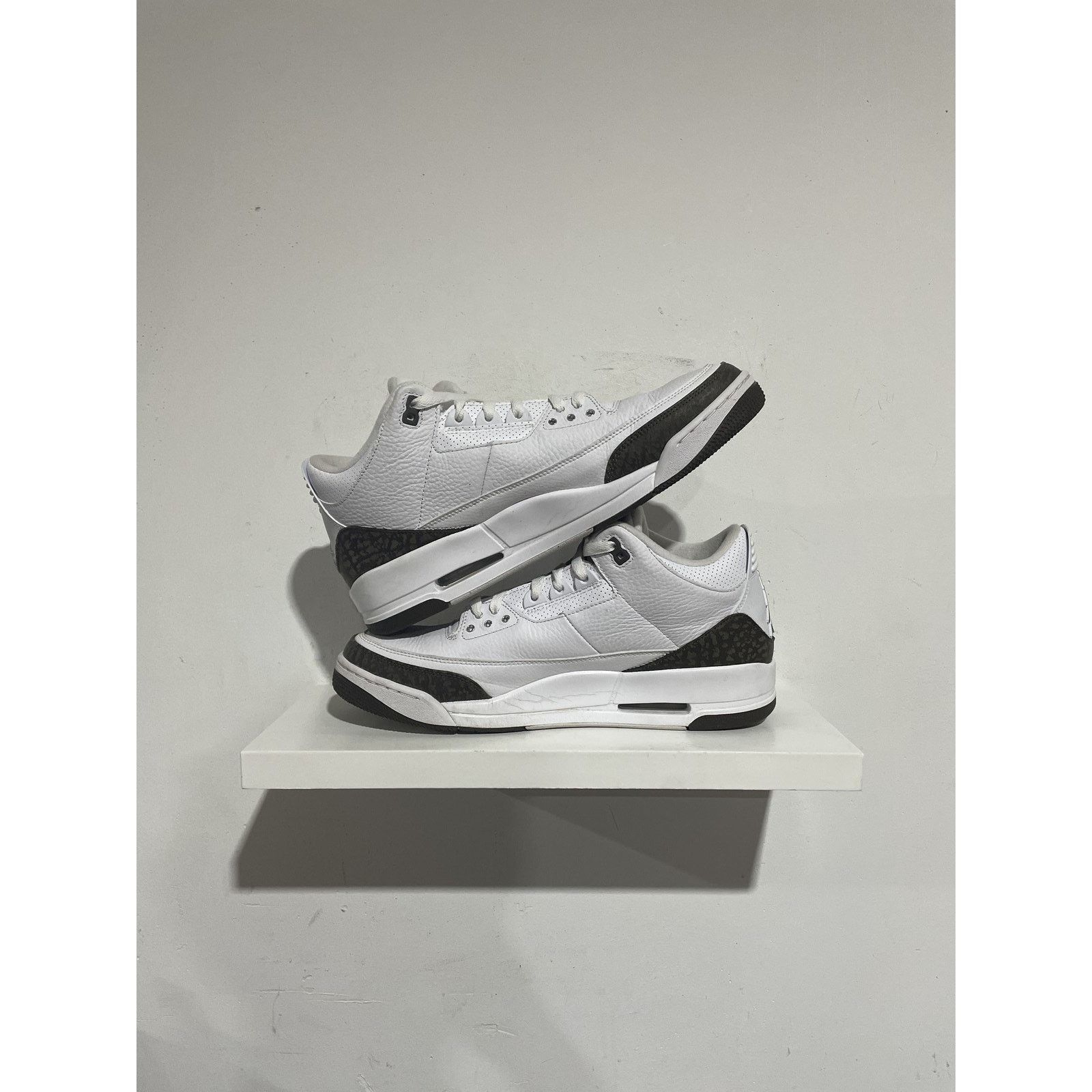 Jordan Brand NIKE JORDAN 3 MOCHA 2018 SIZE 13 PREOWNED Size US 13 / EU 46 - 2 Thumbnail