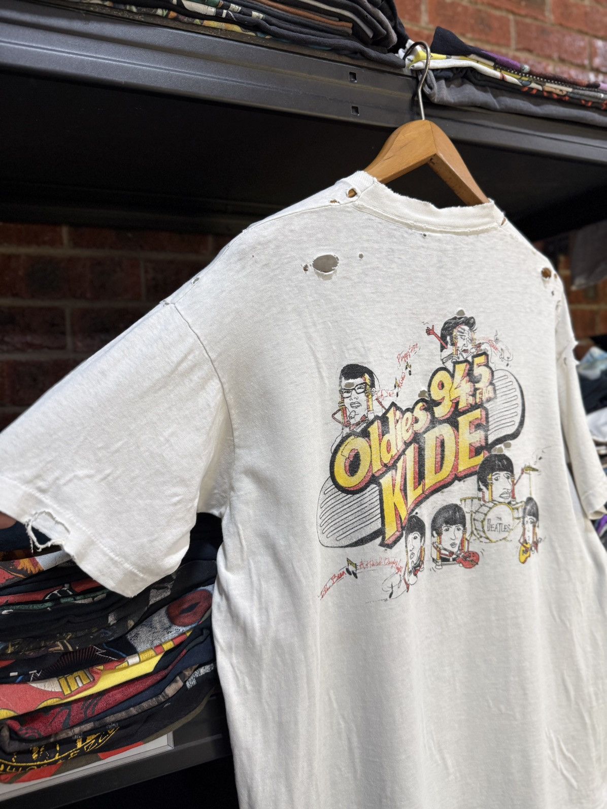 Band Tees Thrashed Vintage 90s The Beatles Klde Grunge Tee Size US L / EU 52-54 / 3 - 15 Thumbnail