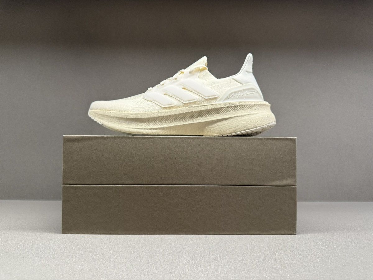Y-3 Adidas Y-3 Ultra Boost 5 Off White Wonder White Size US 8.5 / EU 41-42 - 2 Thumbnail