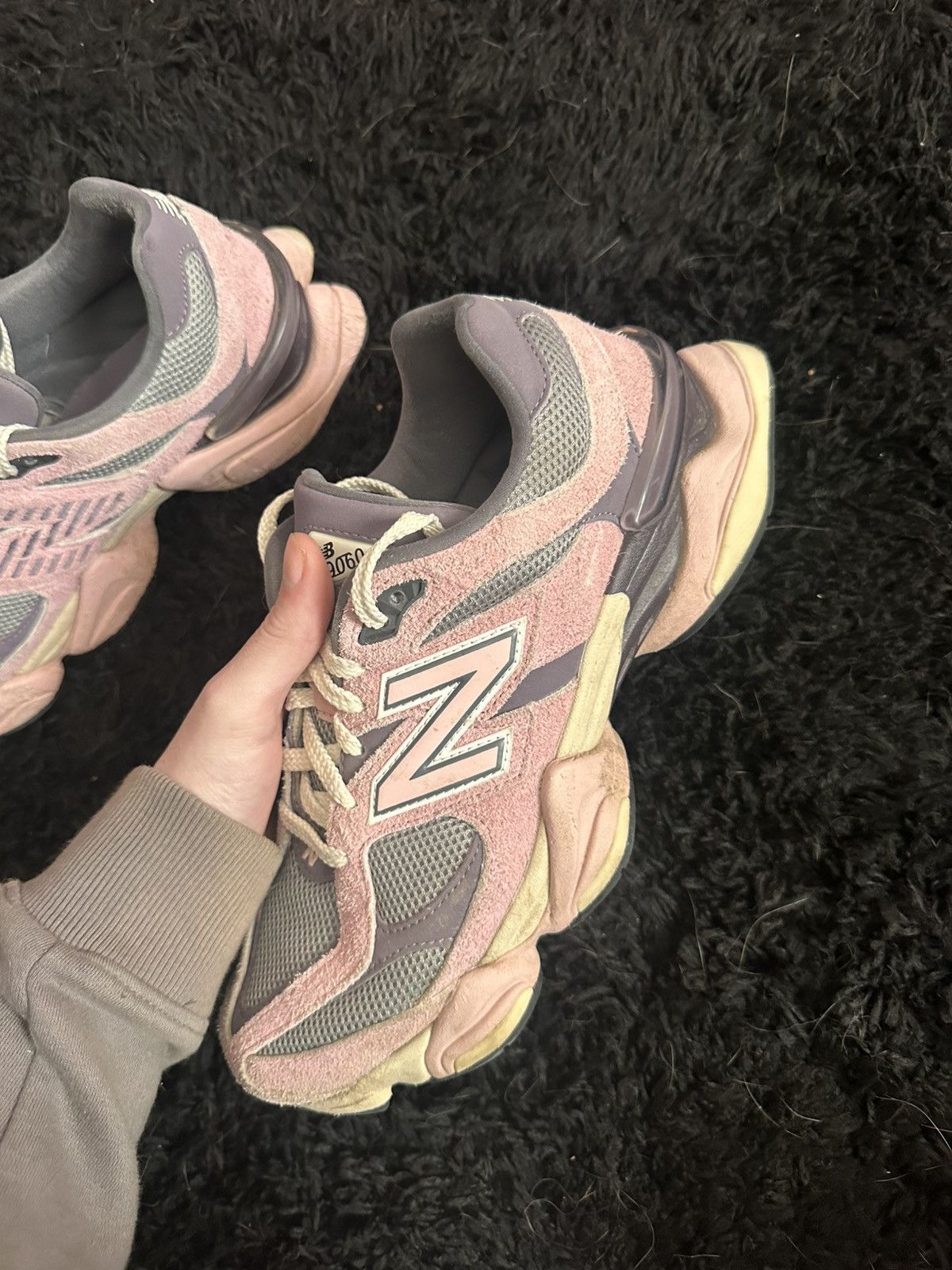 New Balance NB 9060 Pink Size US 9.5 / EU 42-43 - 2 Thumbnail