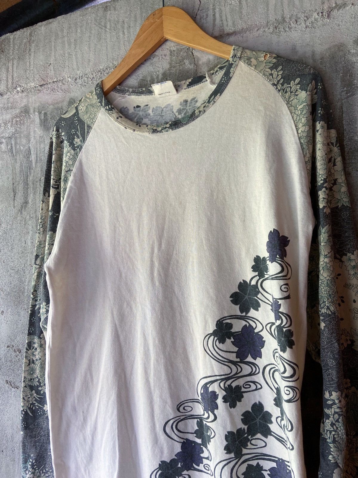 Beauty Beast JAPANESE FISH ART LONG SLEEVE Size US M / EU 48-50 / 2 - 4 Thumbnail